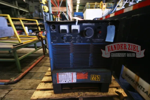 Miller Deltaweld 450 Welder