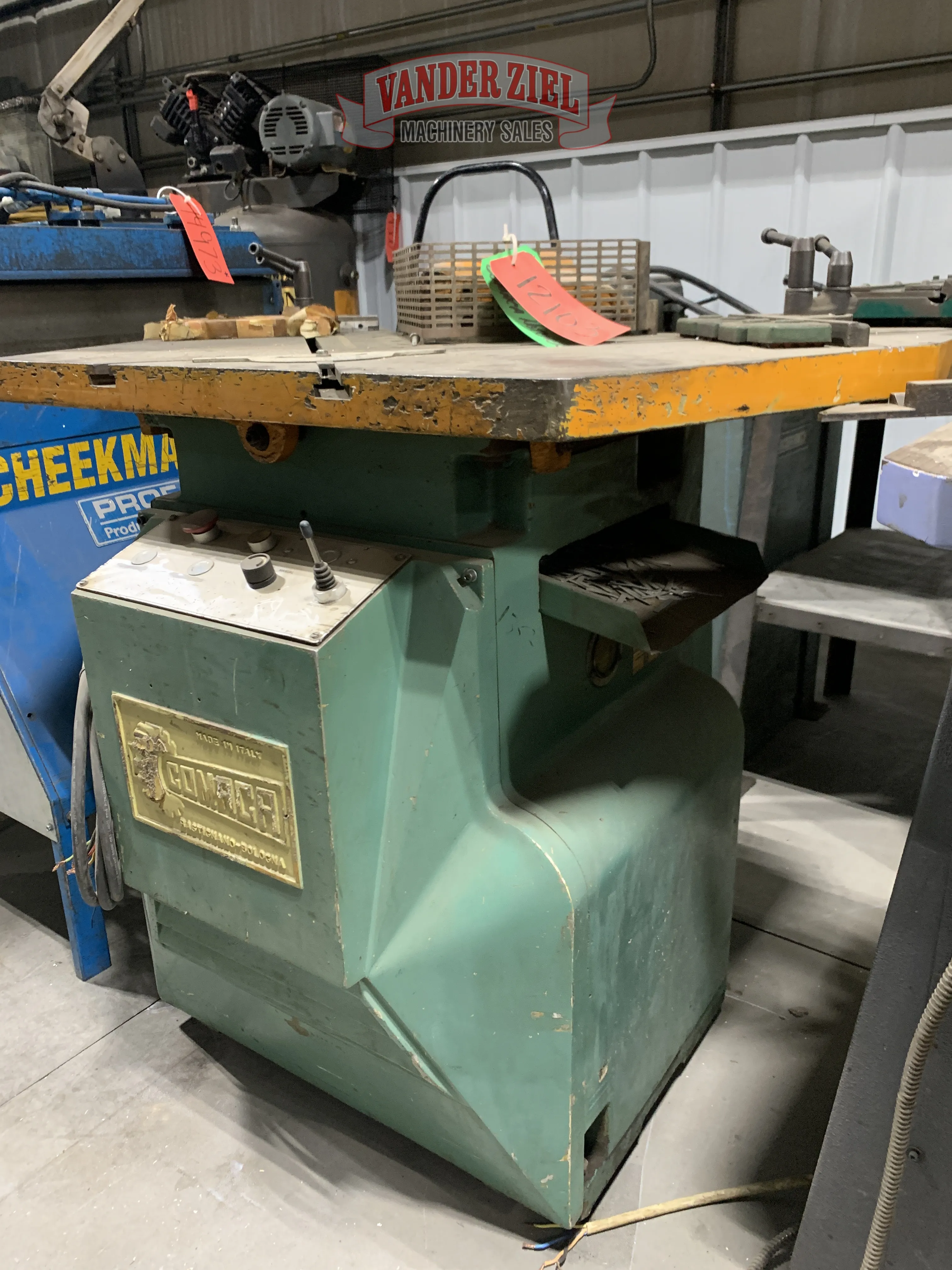 Comaca 8" x 8" Corner Notcher - Prefetch Image 13346