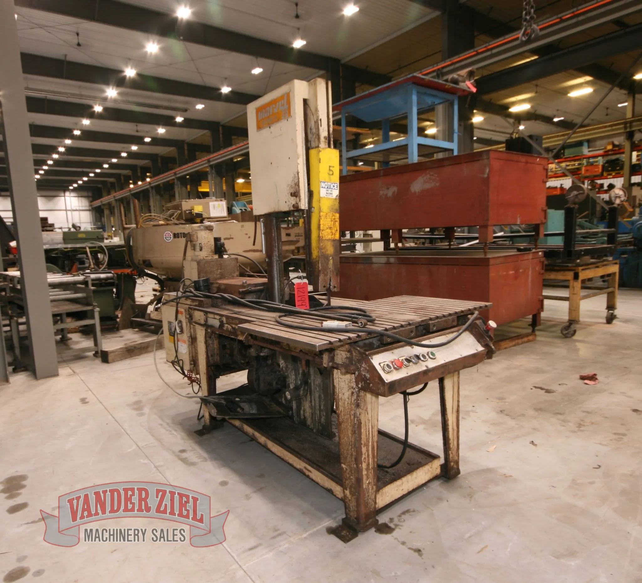 Marvel 18" x 20" Vertical Tilt Frame Band Saw, Series 8 Mark I - Prefetch Image 13811