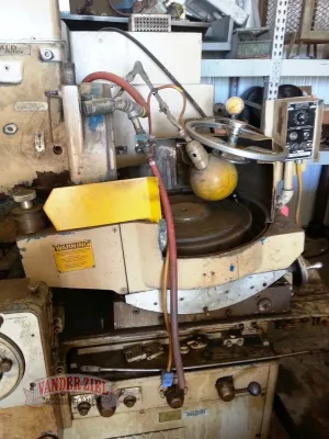Cincinnati Milacron/Heald Model 261-16 16" Rotary Grinder - Gallery Thumbnail 2