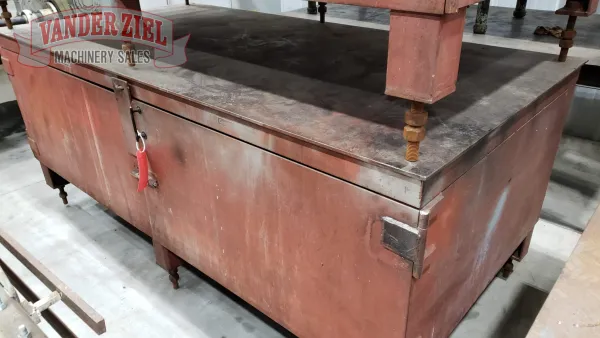8' x 4' x 3/8" Workbench with 2 doors, h: 40 1/2