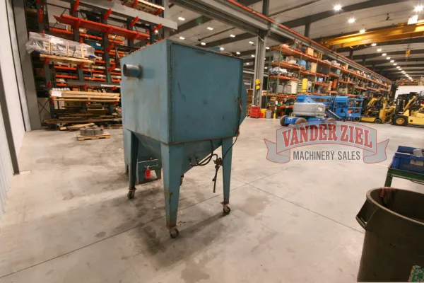 Universal Cleaning Sandblast Cabinet, 36" x 36" - Gallery Thumbnail 10