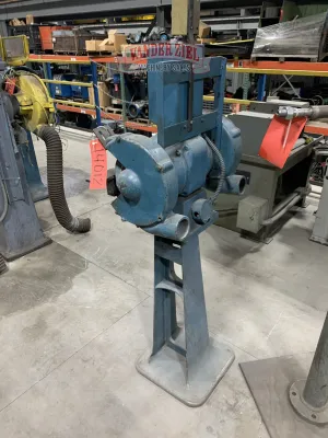 8" Double End Pedestal Grinder - Gallery Thumbnail 5