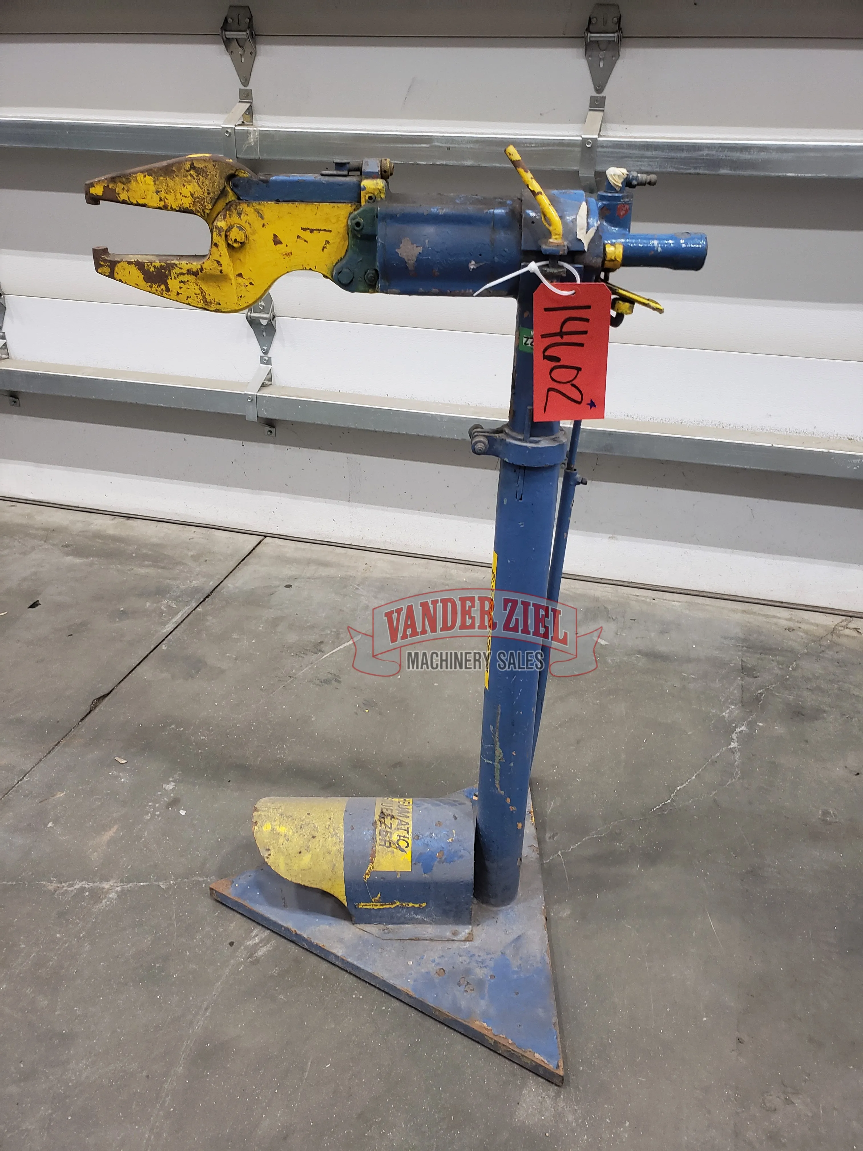 Chicago Riveter - Main Image 1