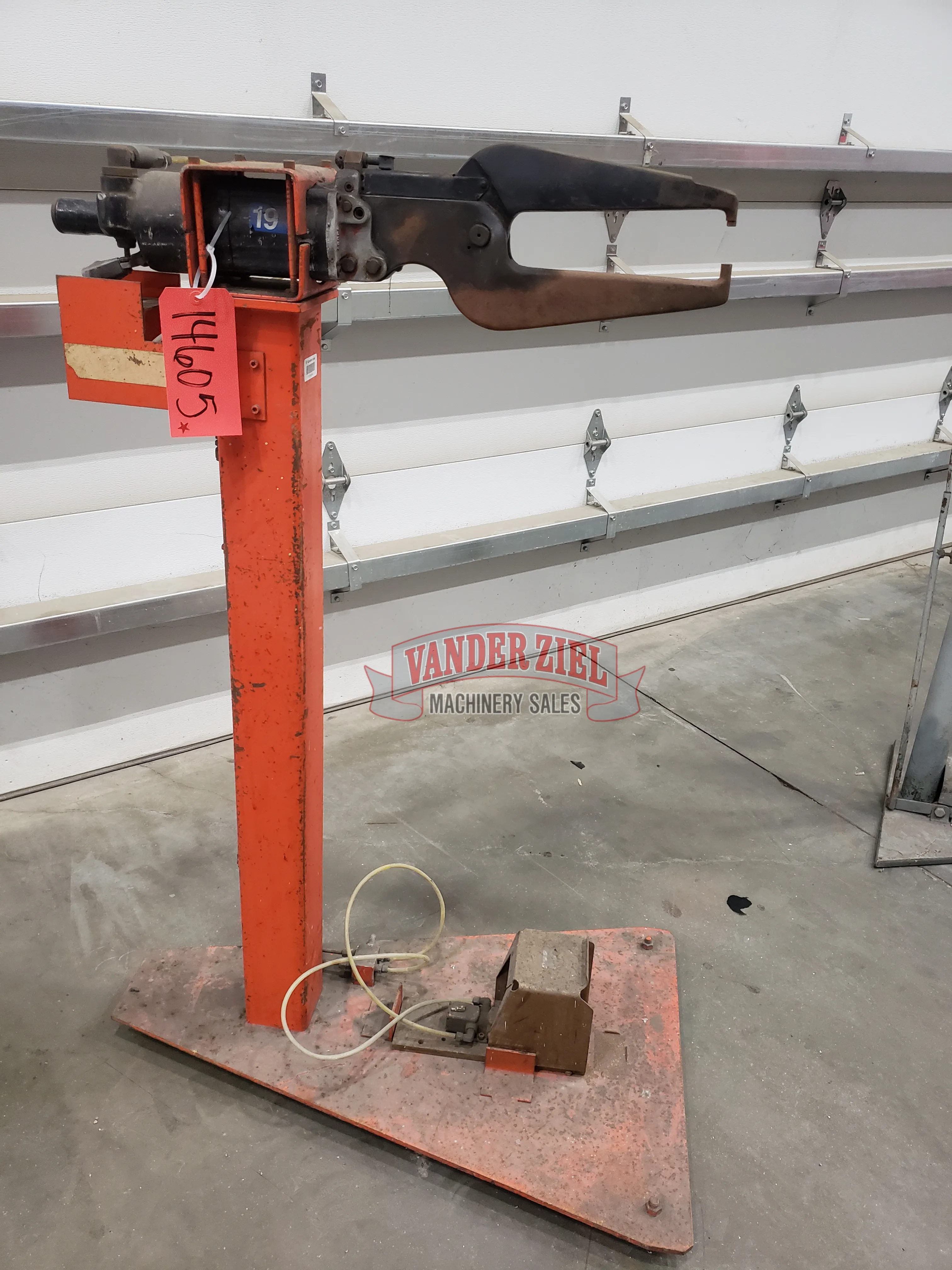 Chicago Riveter - Main Image 1