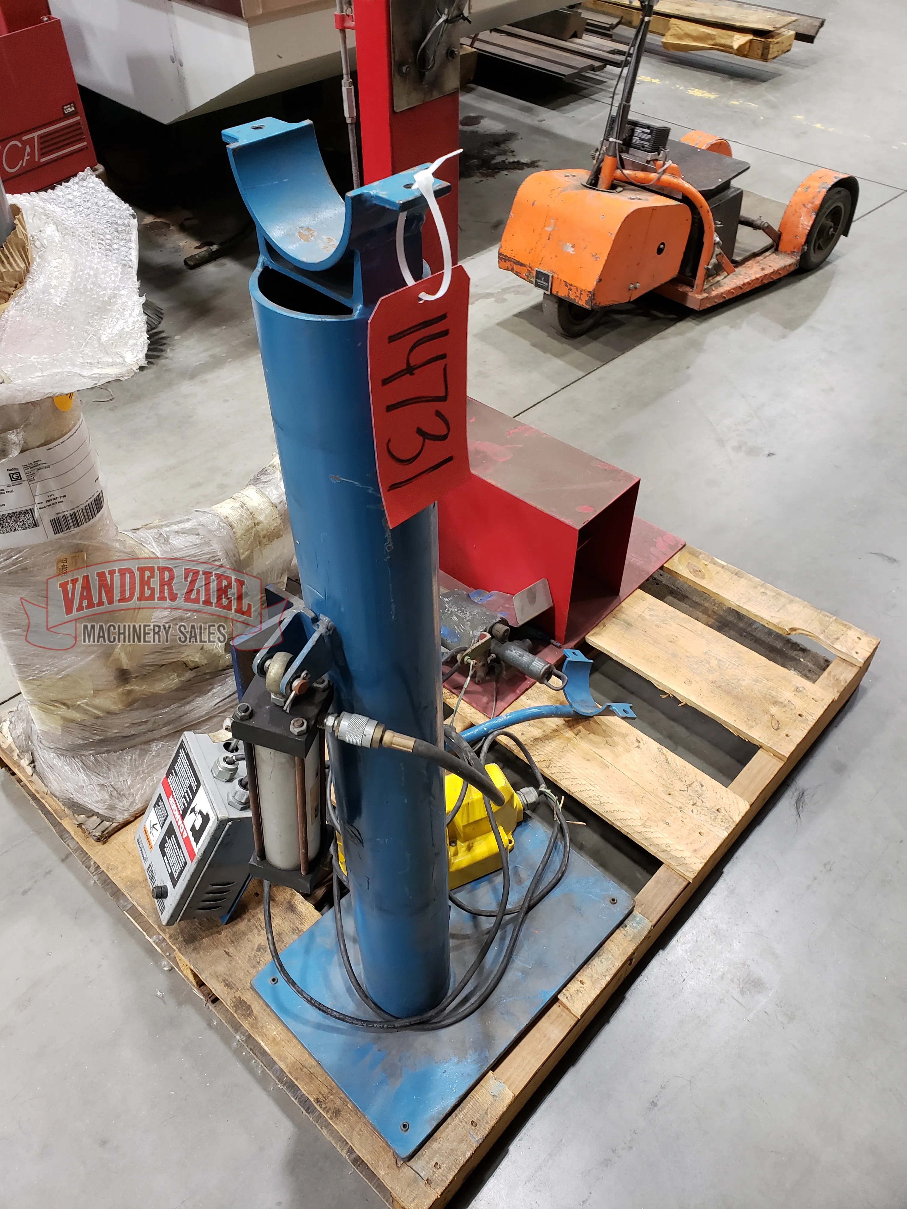 Riveter Stand - Main Image 1