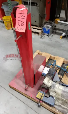 Riveter Stand - Gallery Thumbnail 2