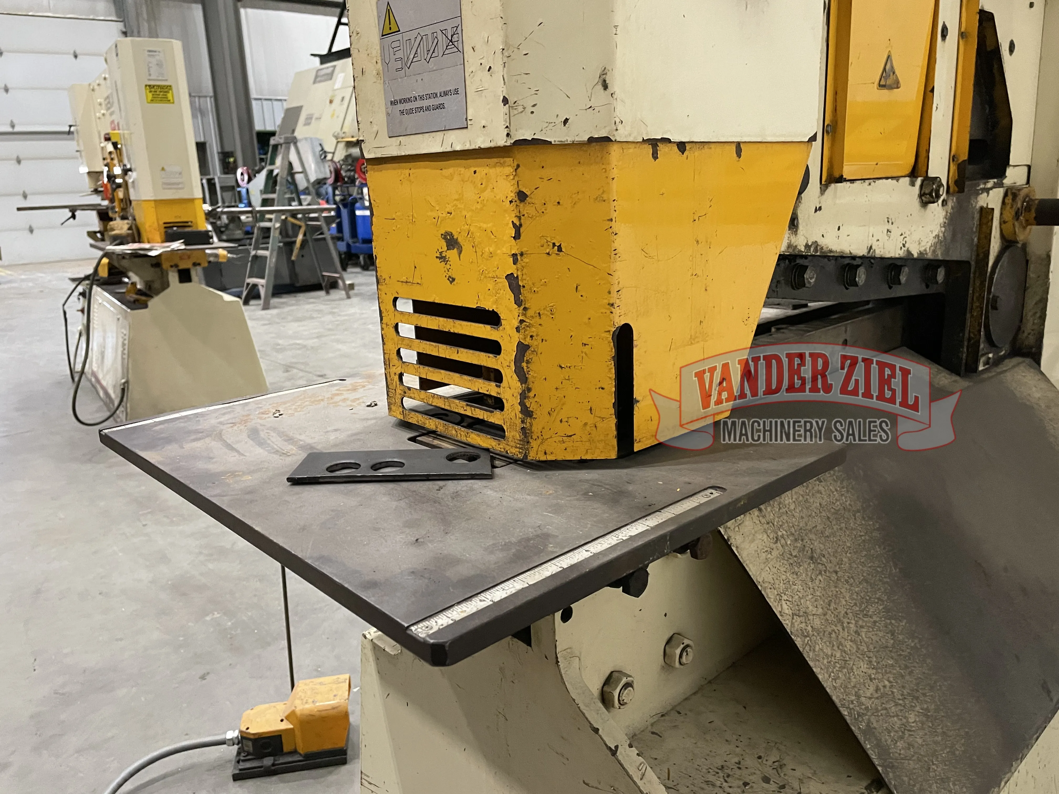 Geka 110 Ton Ironworker, Model Hydracrop 110/80 SD - Prefetch Image 30101