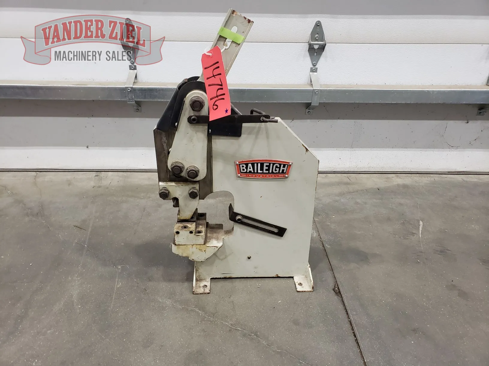 Baileigh HP-160 Punch - Main Image 1