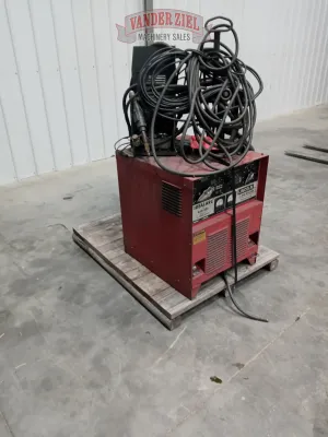 Lincoln Heliarc 352 Welder - Gallery Thumbnail 3