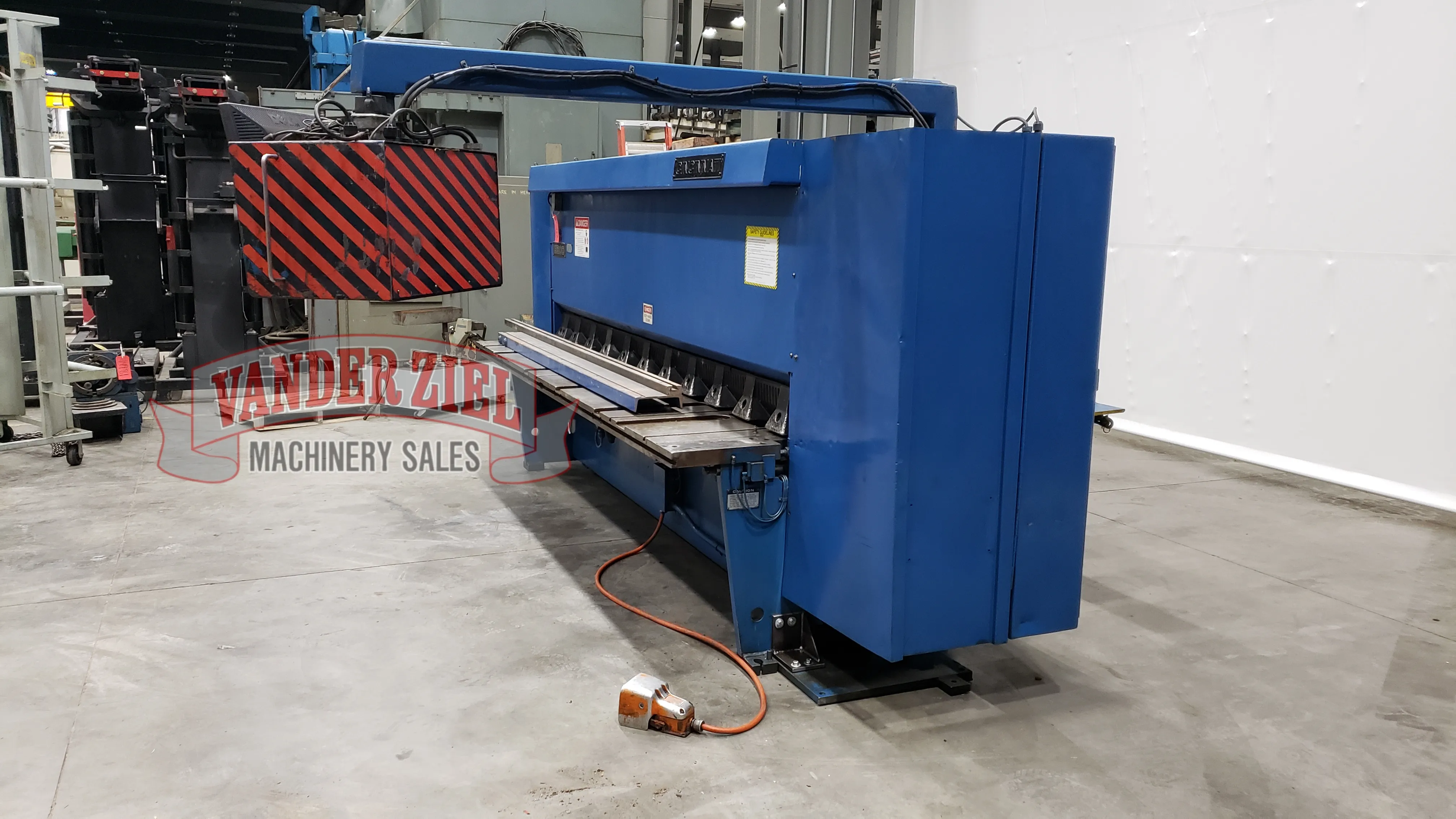 Cincinnati 10’ x ¼” Hydraulic Shear, Model 2500HS x 10 - Prefetch Image 31538