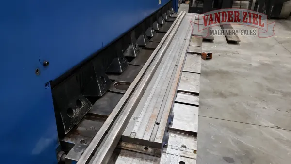Cincinnati 10’ x ¼” Hydraulic Shear, Model 2500HS x 10 - Gallery Thumbnail 9