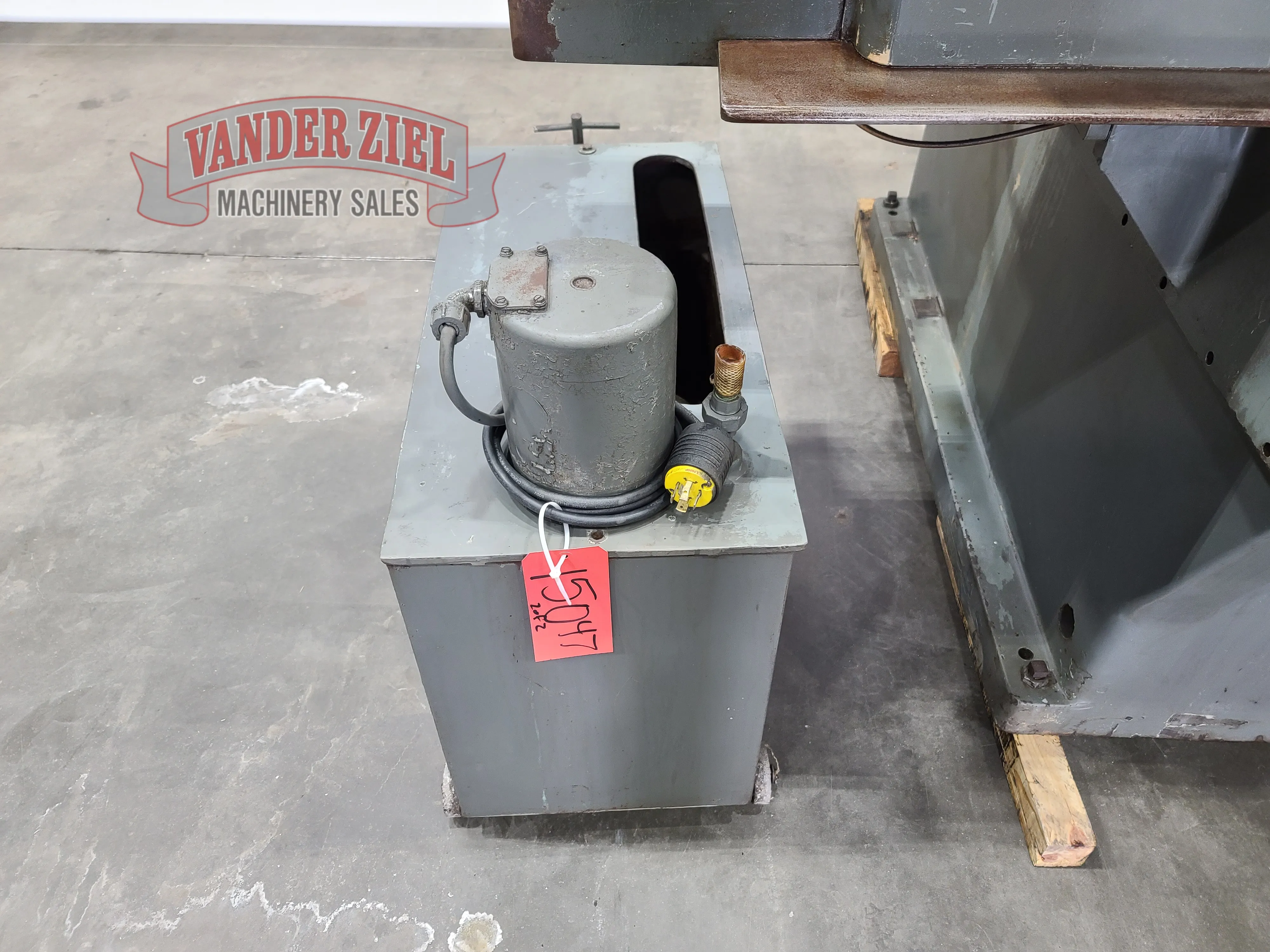 Gallmeyer & Livingston 16” x 24” Hydraulic Grinder, Model 470 - Prefetch Image 31755