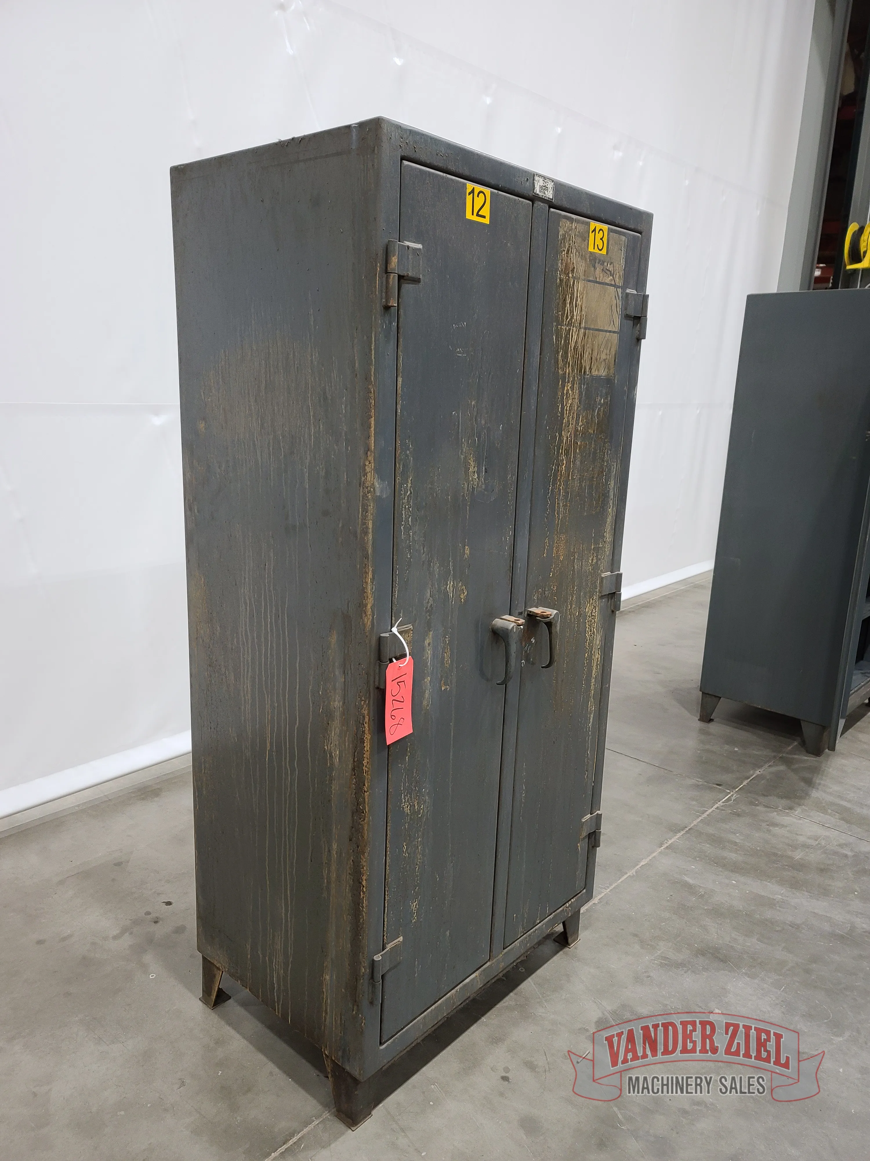 Stronghold 36" x 24" x 78" Heavy Duty Tool Cabinet, 12 Gauge Construction - Prefetch Image 32732