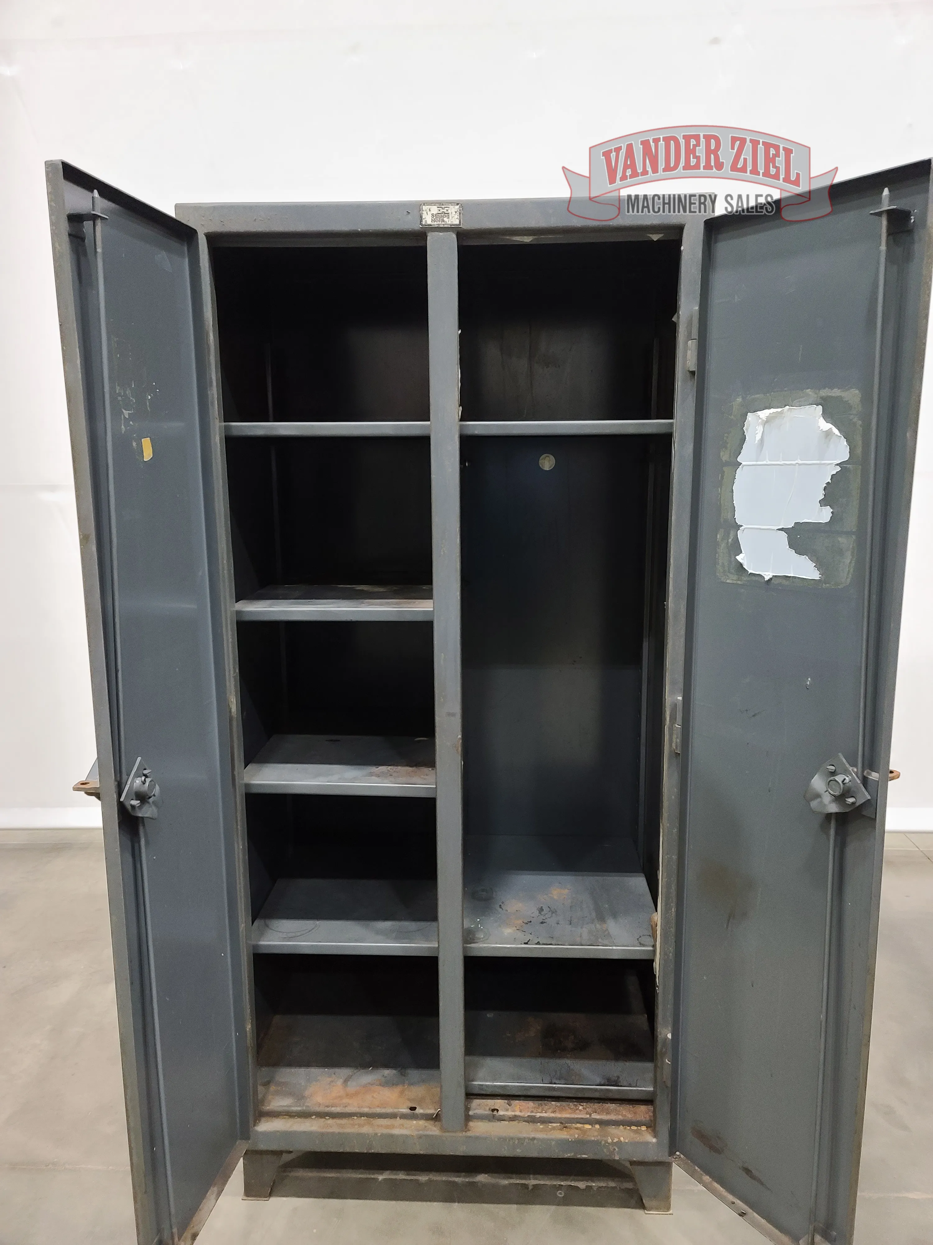 Stronghold 36" x 24" x 78" Heavy Duty Tool Cabinet, 12 Gauge Construction - Prefetch Image 32733