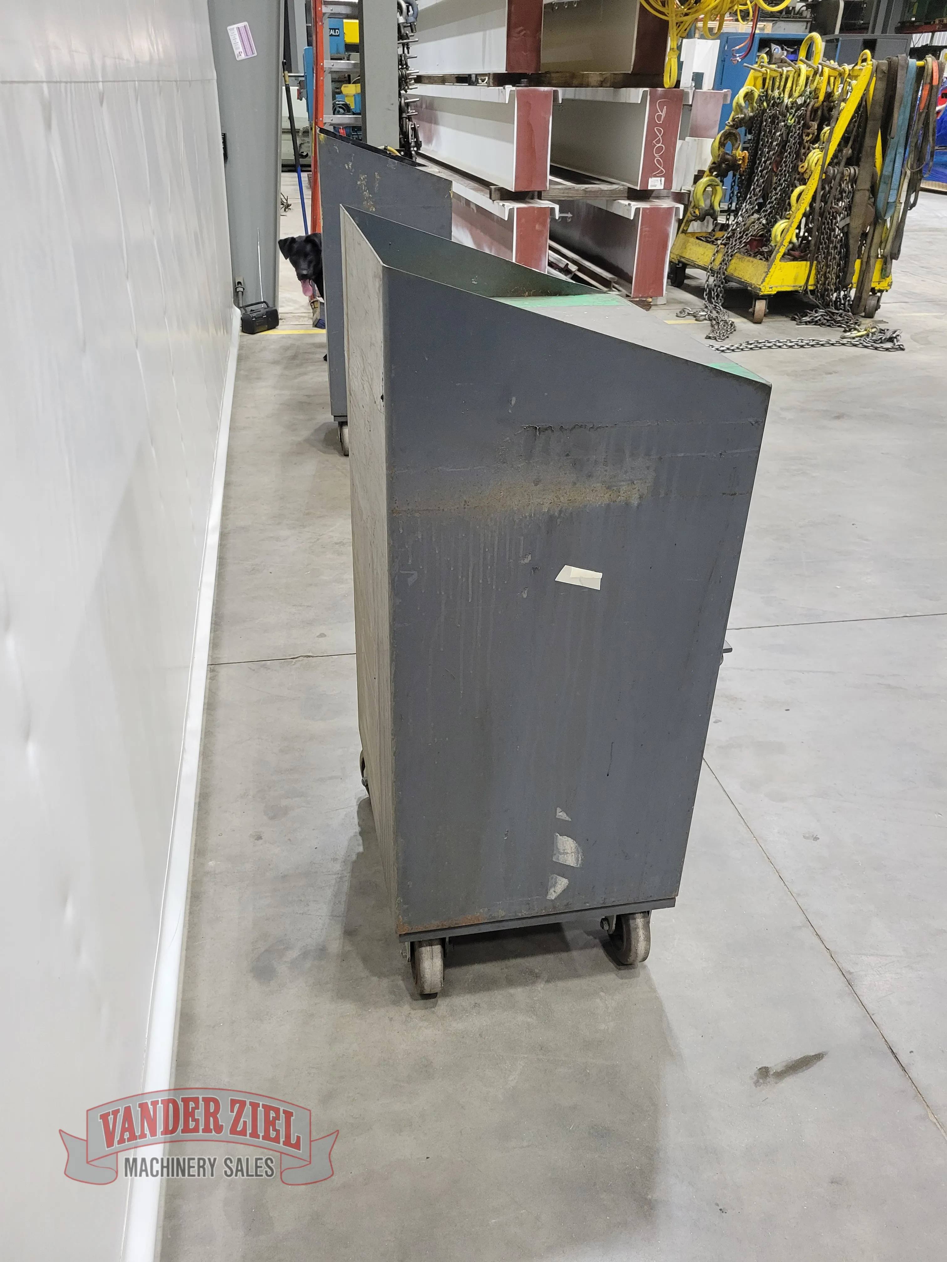 Stronghold 20" x 24" x 44" Heavy Duty Rolling Tool Cabinet - Prefetch Image 32805