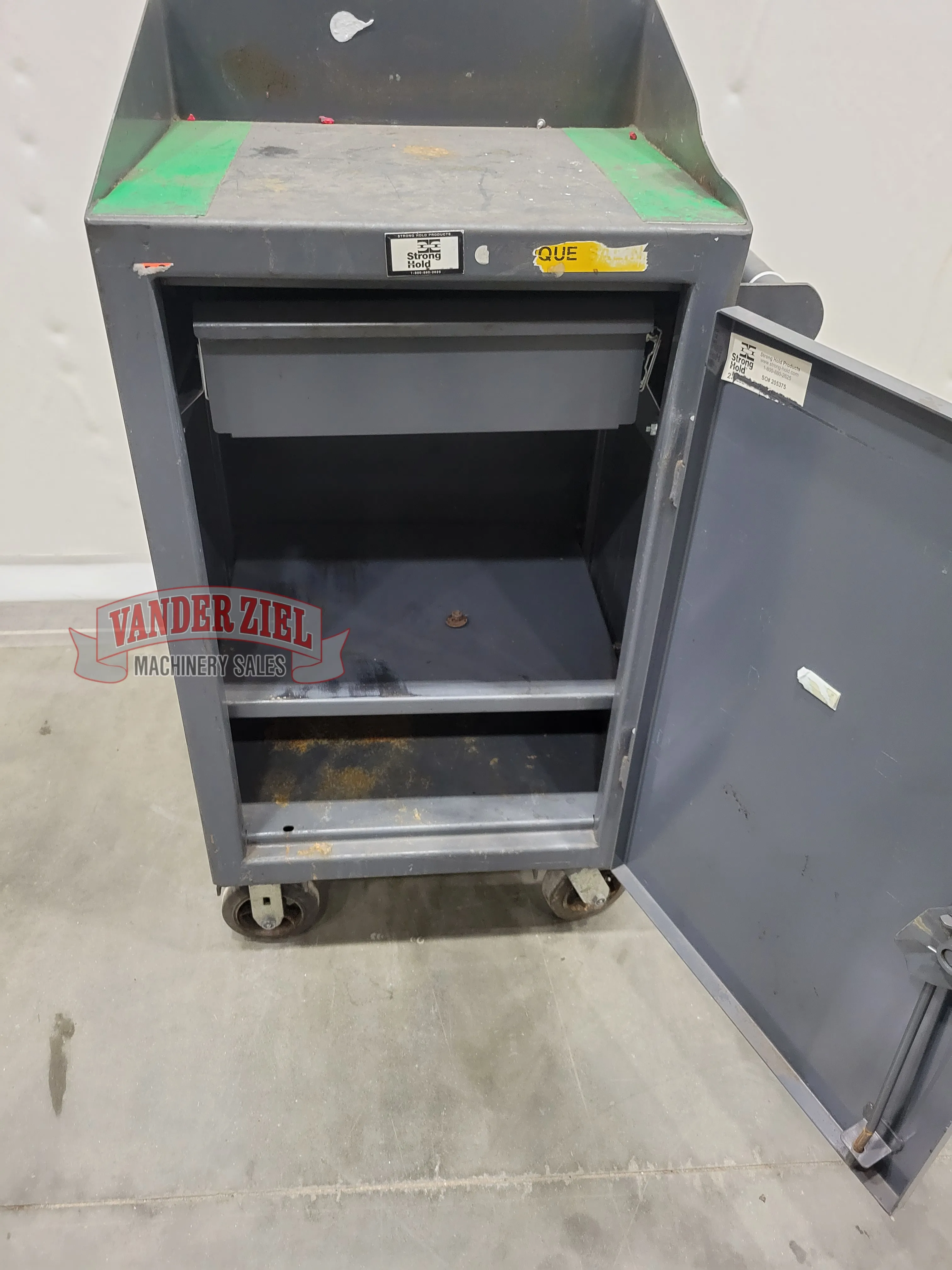 Stronghold 20" x 24" x 44" Heavy Duty Rolling Tool Cabinet - Prefetch Image 32806