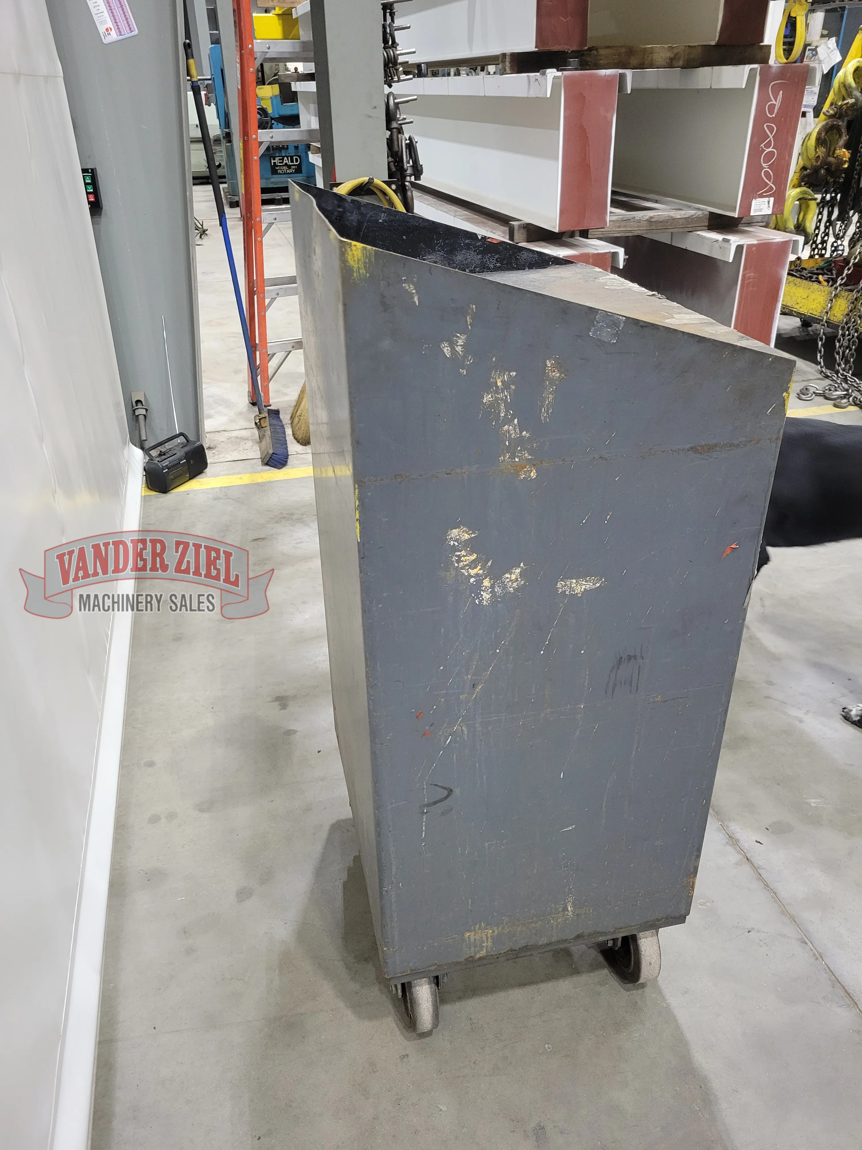 Stronghold 20″ x 24″ x 44″ Heavy Duty Rolling Tool Cabinet - Prefetch Image 32817