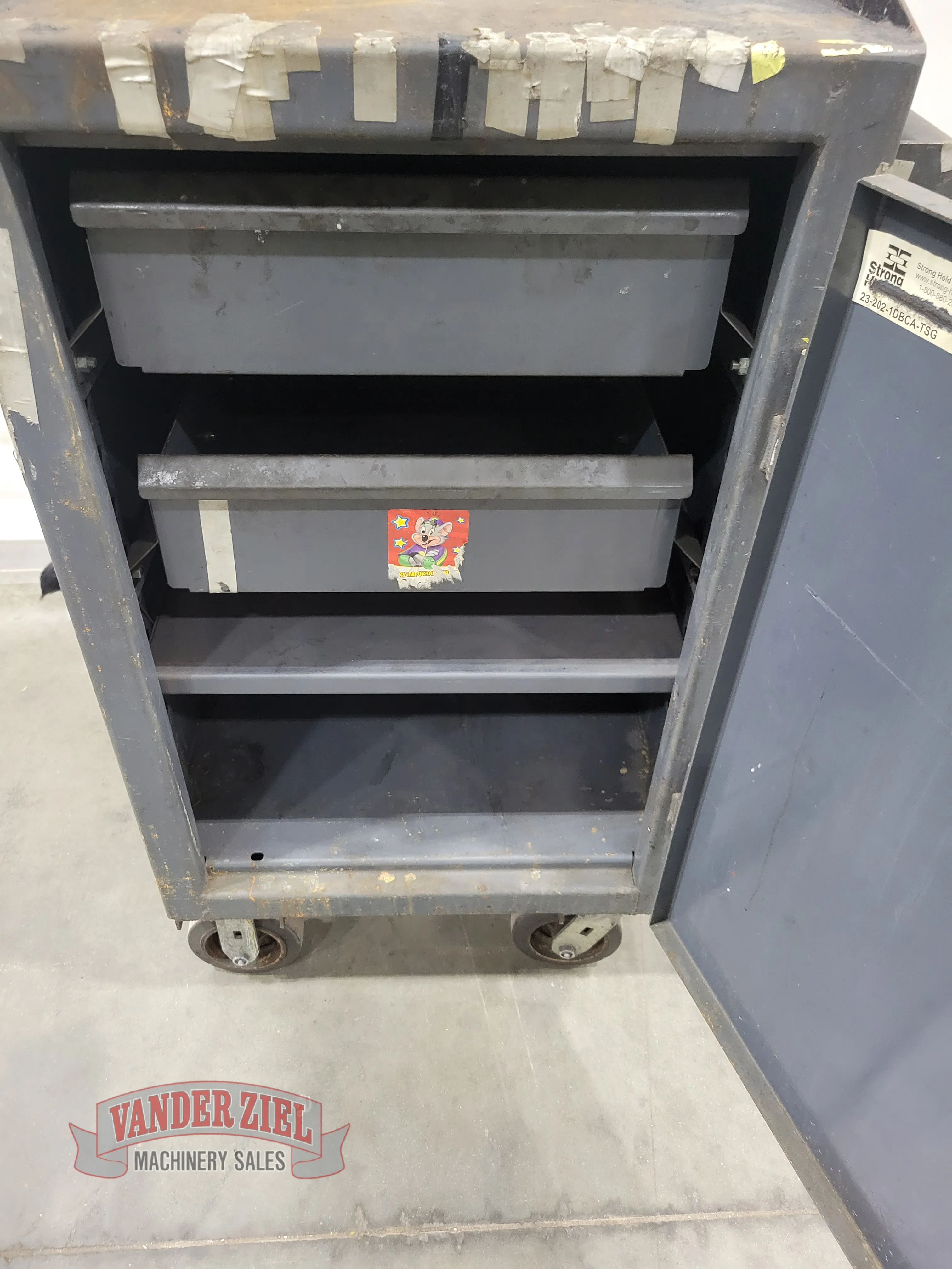 Stronghold 20″ x 24″ x 44″ Heavy Duty Rolling Tool Cabinet - Prefetch Image 32818