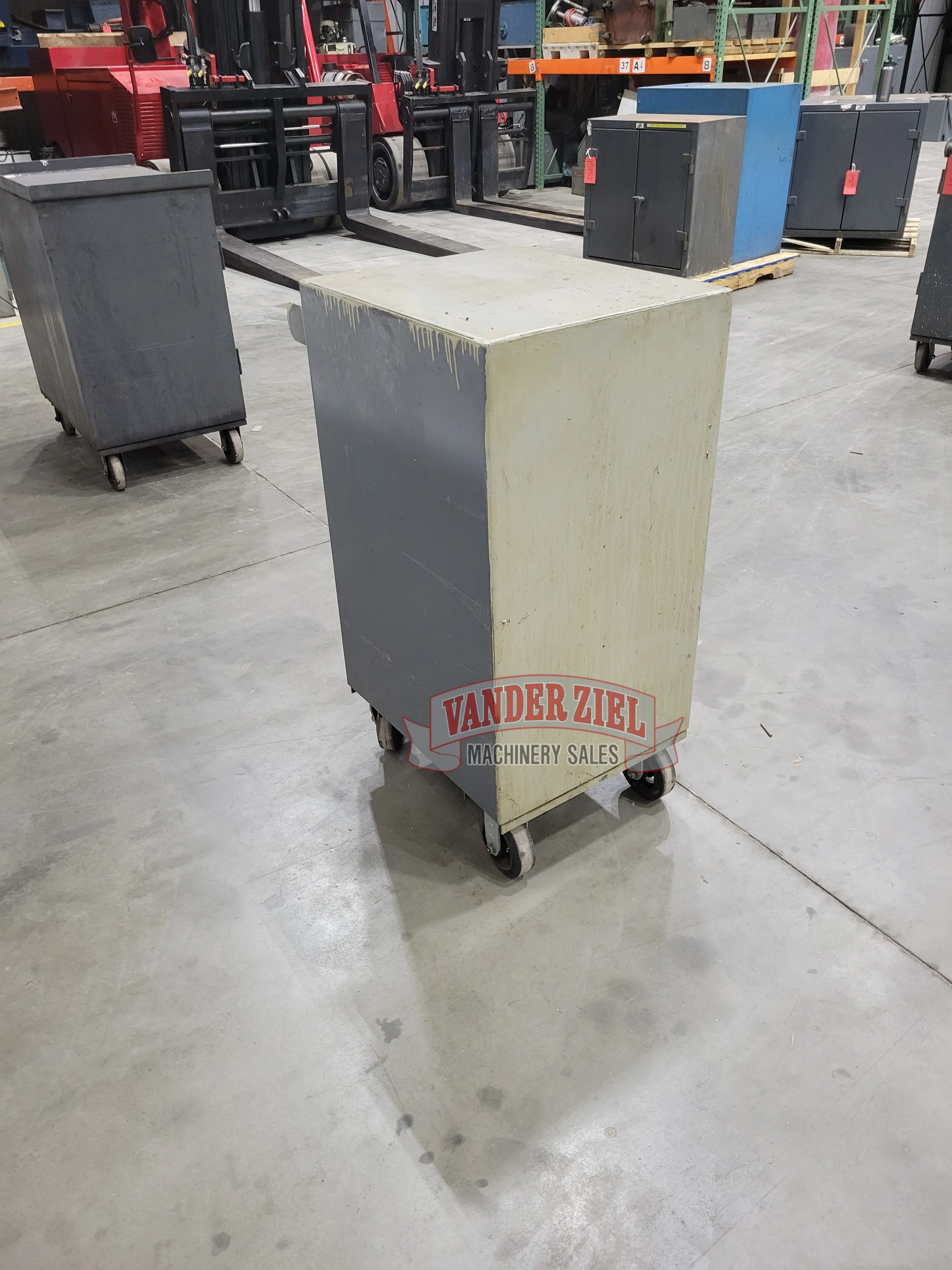 Stronghold 20″ x 24″ x 44″ Heavy Duty Rolling Tool Cabinet - Prefetch Image 32825