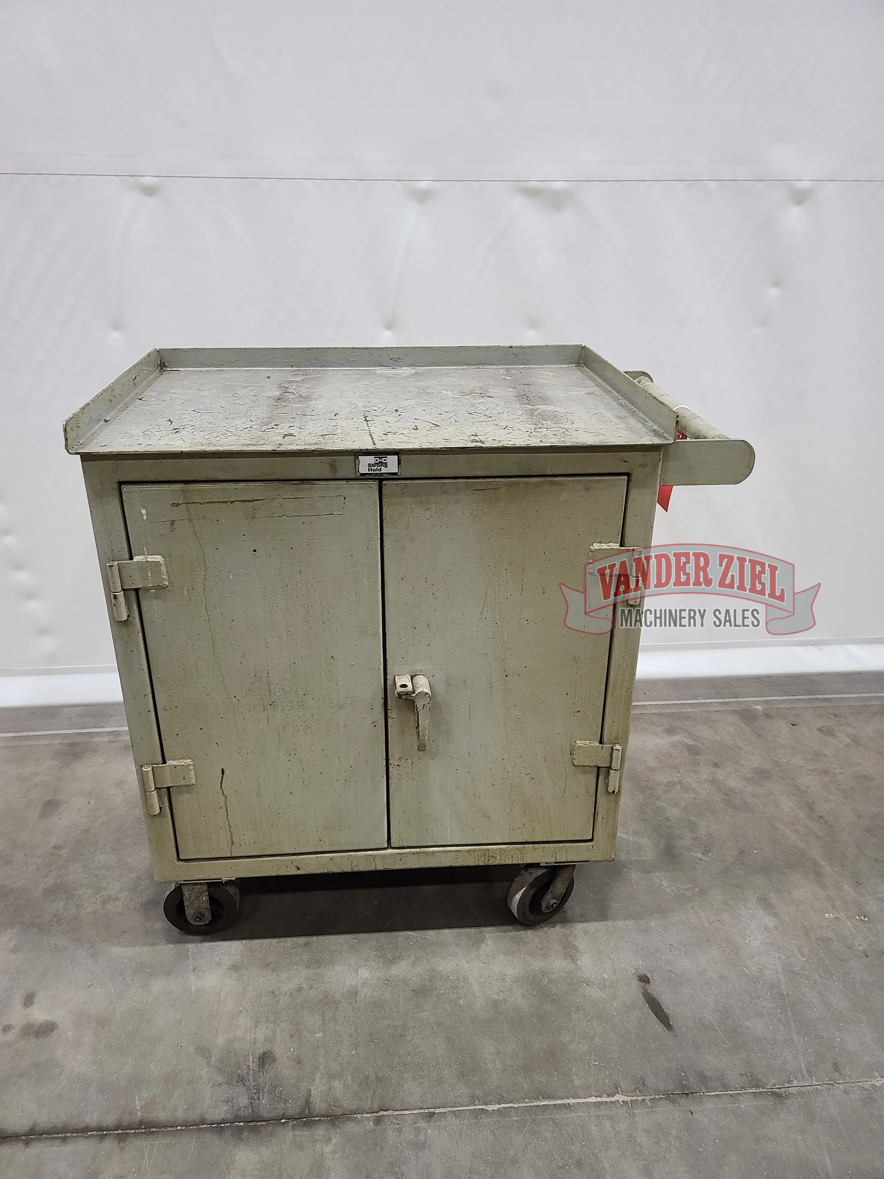 Stronghold 36″ x 24″ x 44″ Heavy Duty Rolling Tool Cabinet - Main Image 1