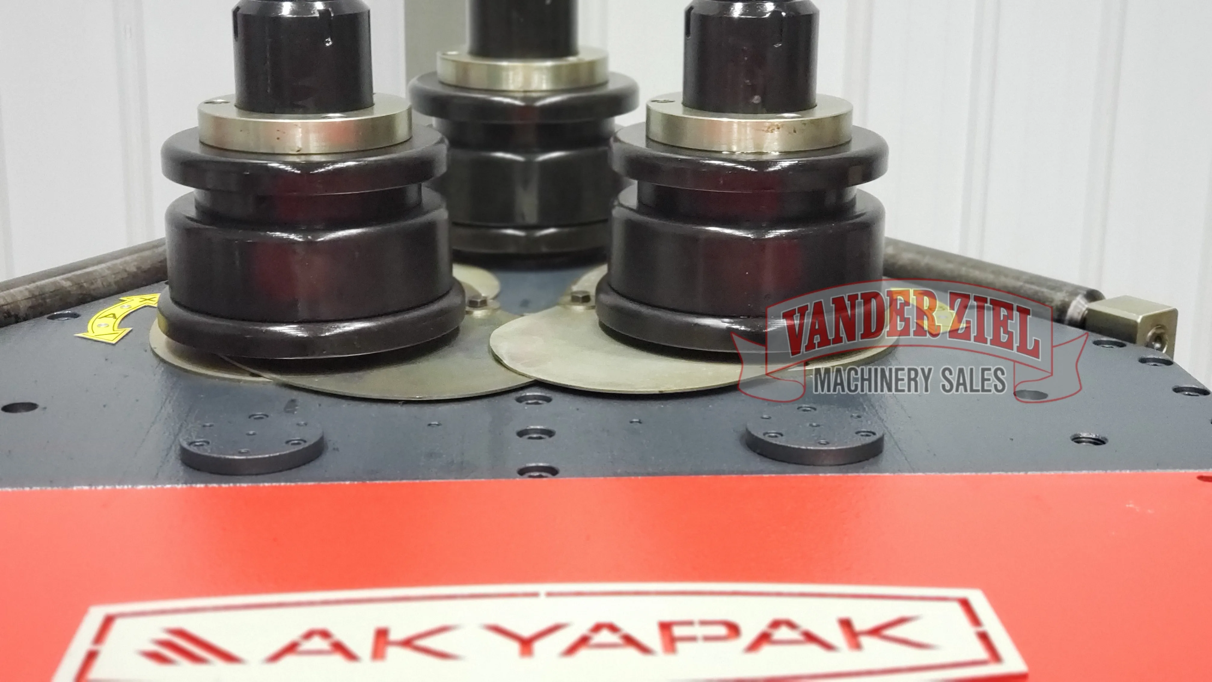 Akyapak 2" x 2" x 1/4" Angle Bending Roll, Model APK 61 - NEW - Prefetch Image 33856