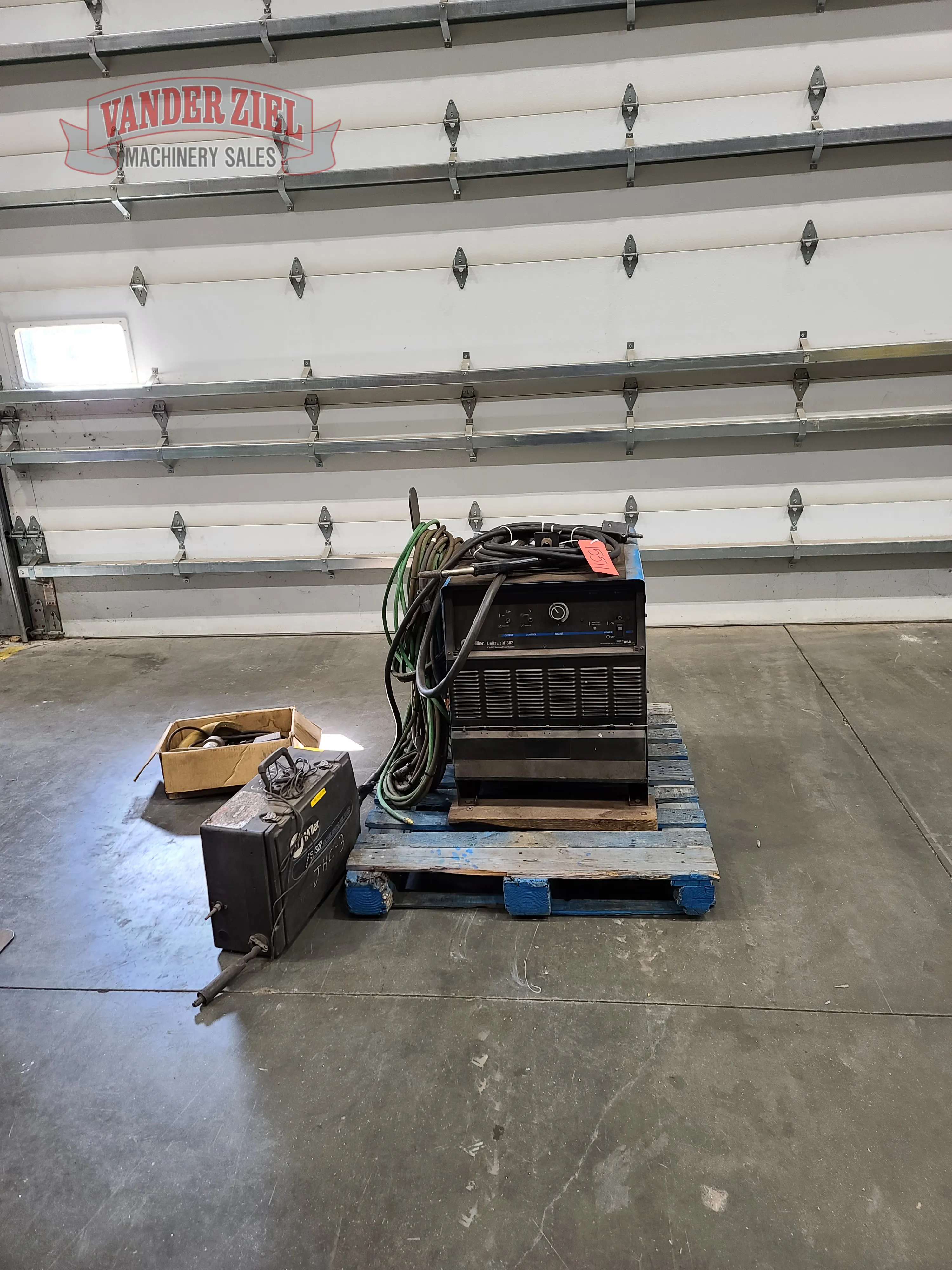 Miller Deltaweld 302 Welder - Main Image 1