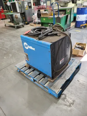 Miller Deltaweld 302 Welder - Gallery Thumbnail 4