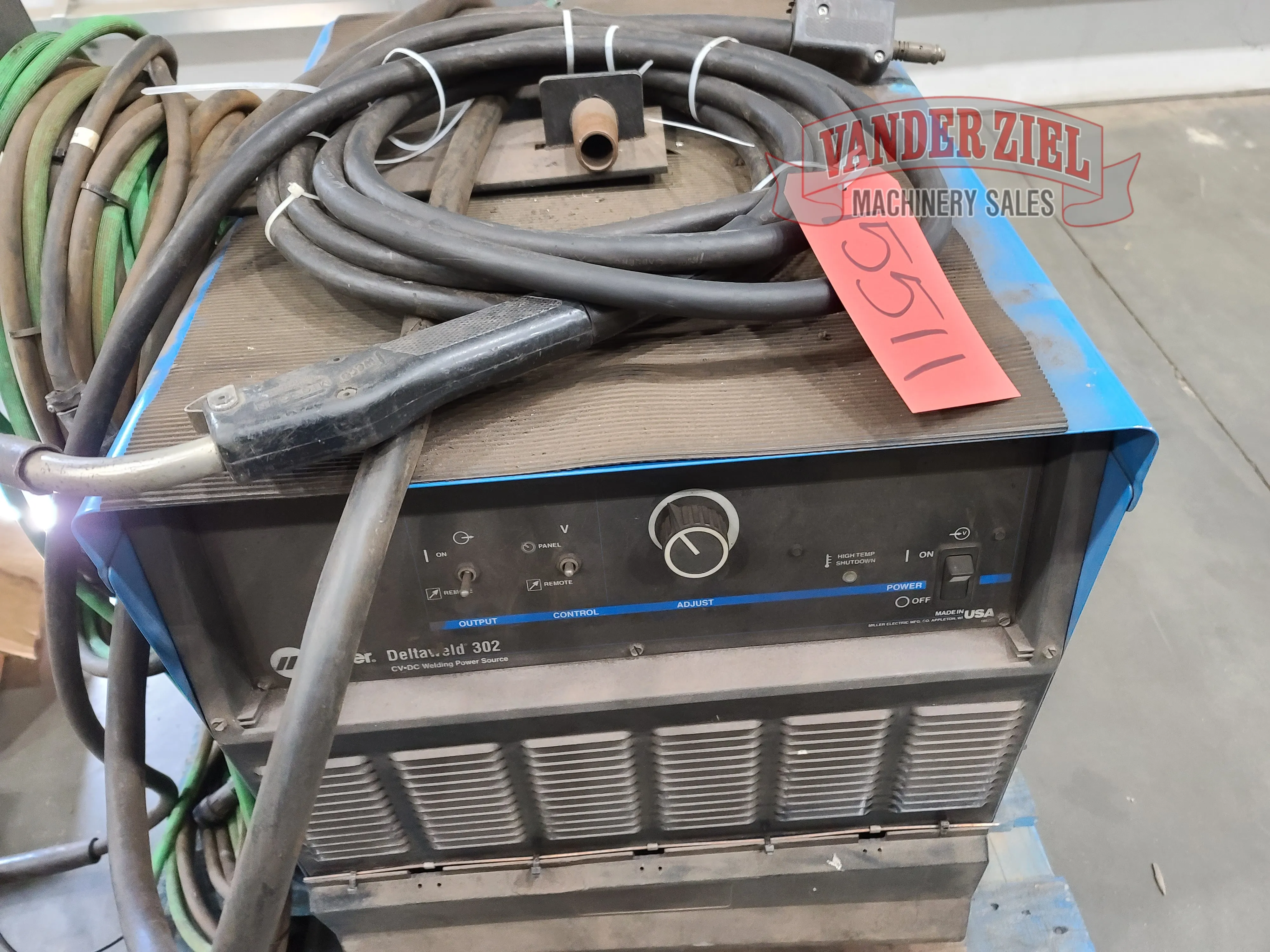 Miller Deltaweld 302 Welder - Prefetch Image 33998