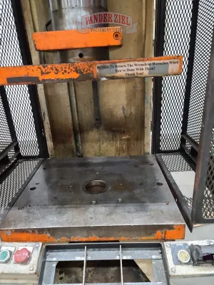 Schuler 30 Ton Hydraulic C-Frame Press, Model OGF-30 - Gallery Thumbnail 6