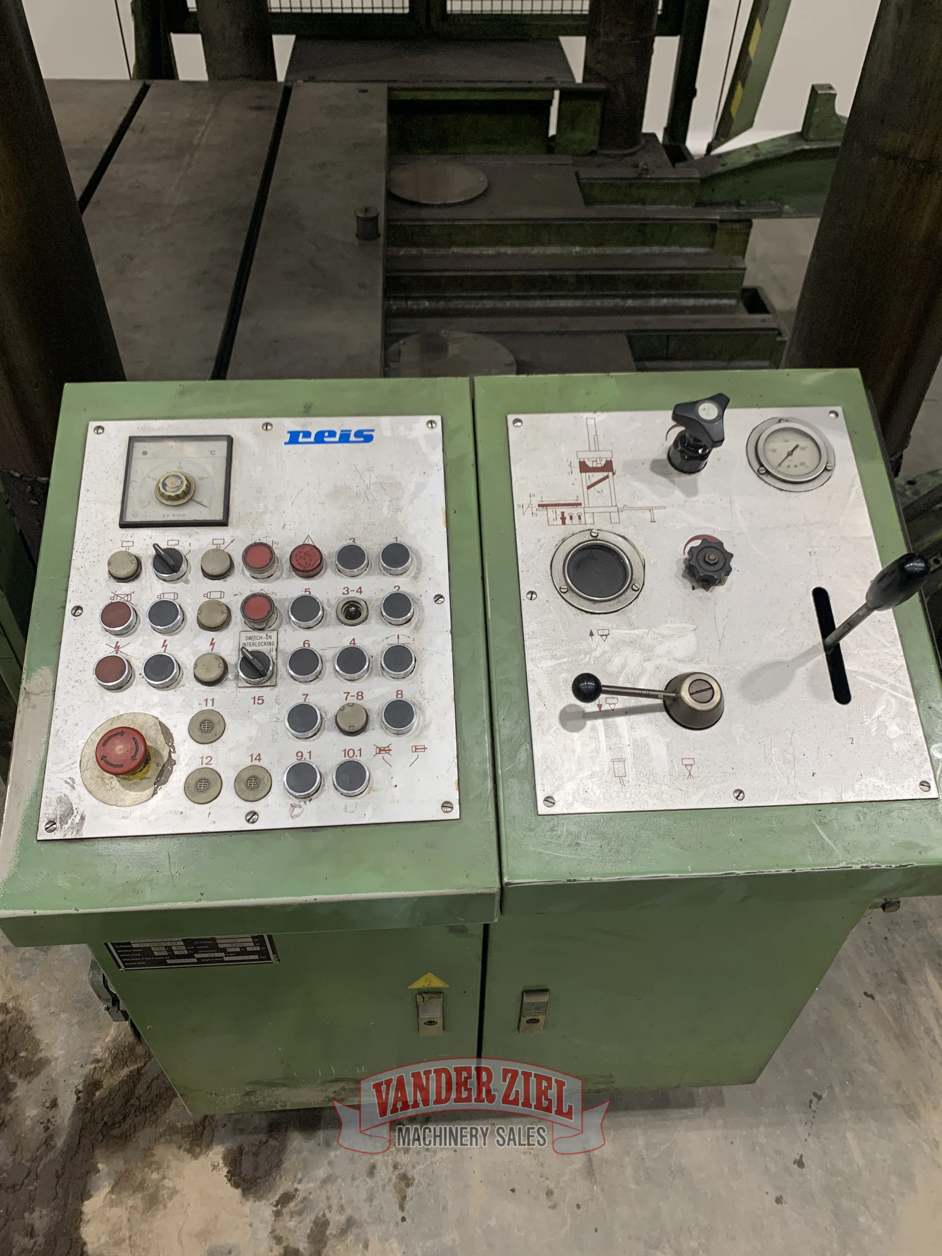 Reis 110 Ton 4-Post Hydraulic Spotting Press, Model TUS160 0K-100, 03.141.00 - Prefetch Image 34937