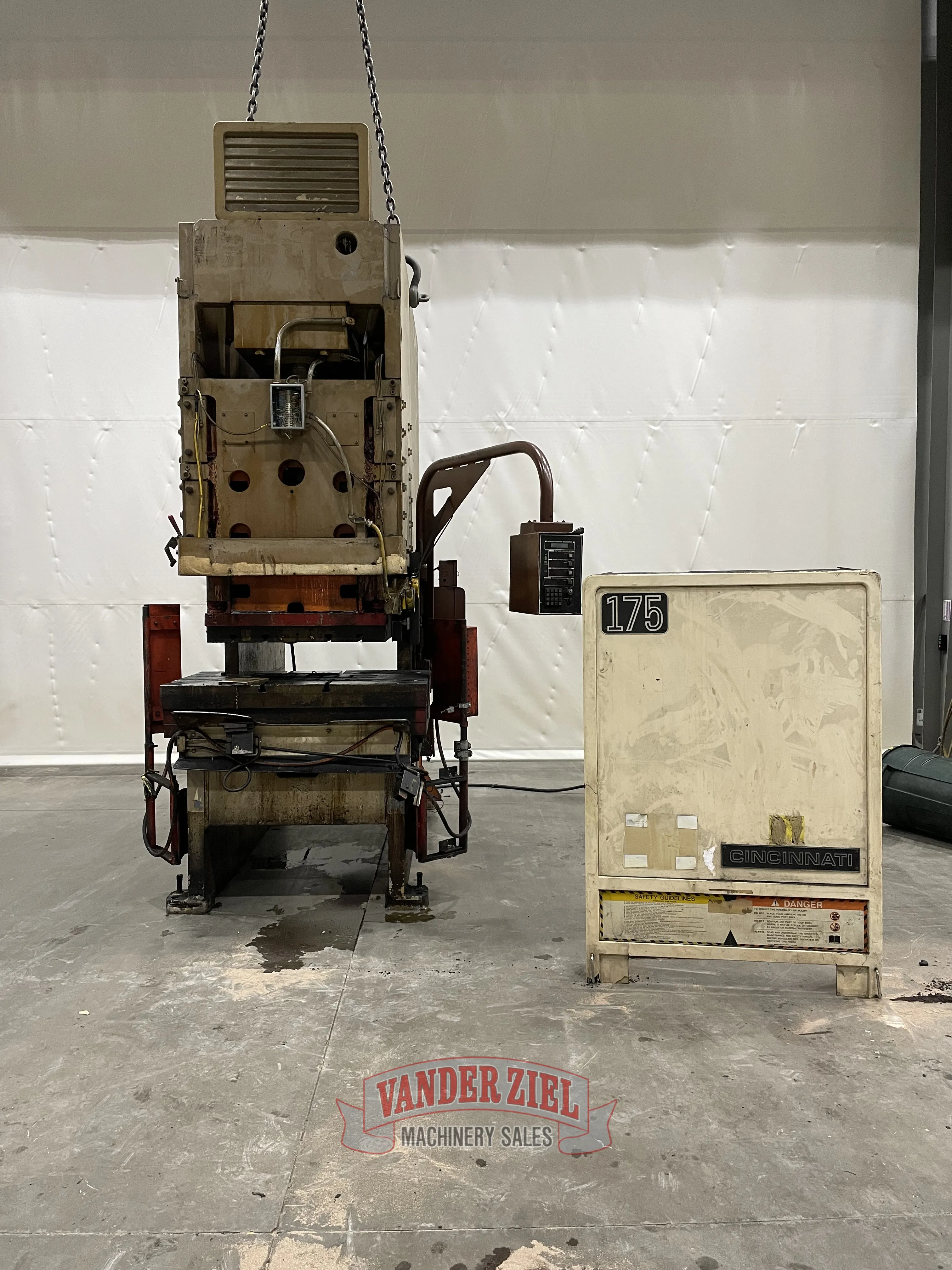 Cincinnati Hydraulic Punch Press, Model 175-OBS - Main Image 1