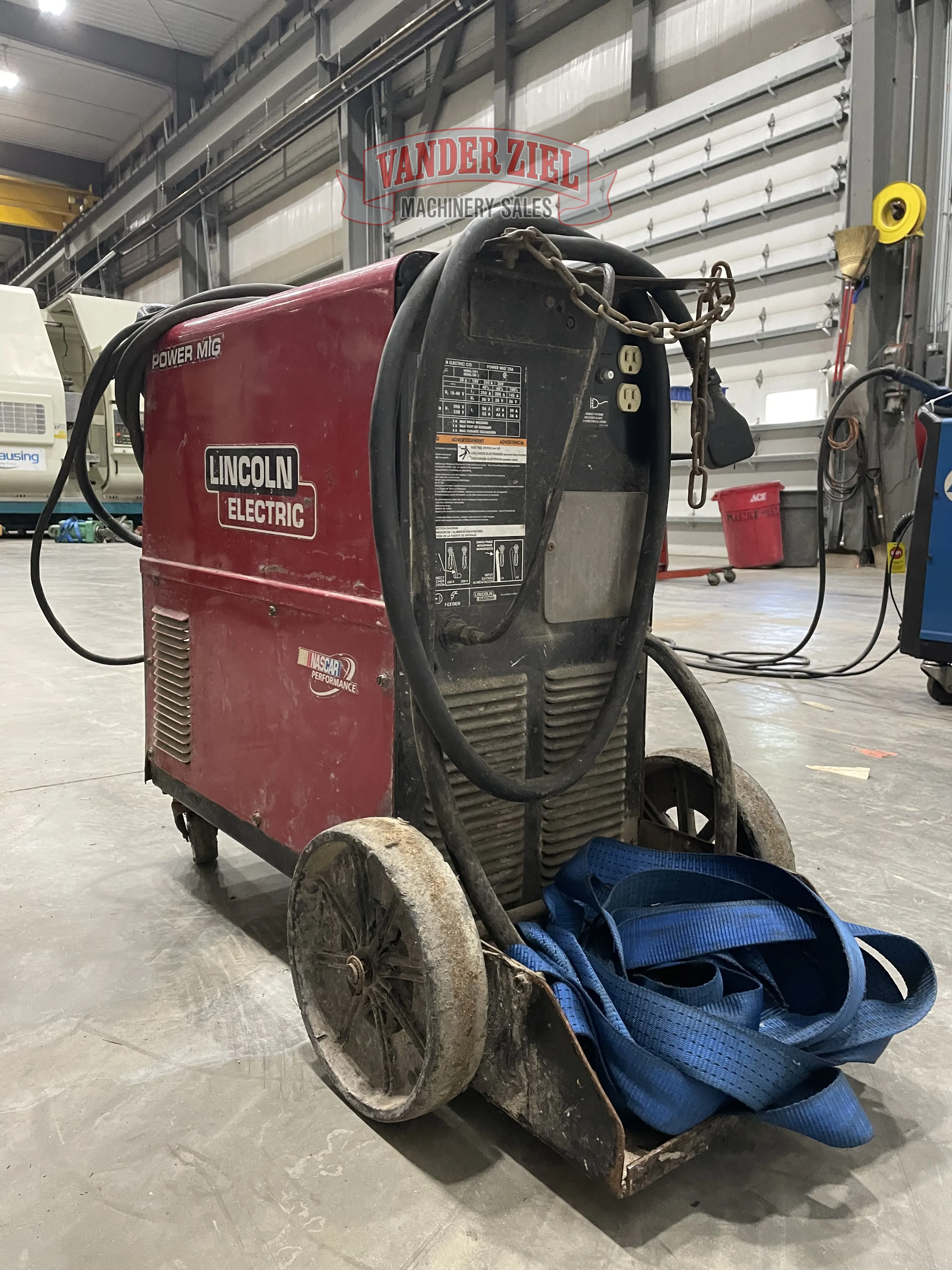 Lincoln Maxtrac Electric Power MIG 256 Welder K3068 - Prefetch Image 35676