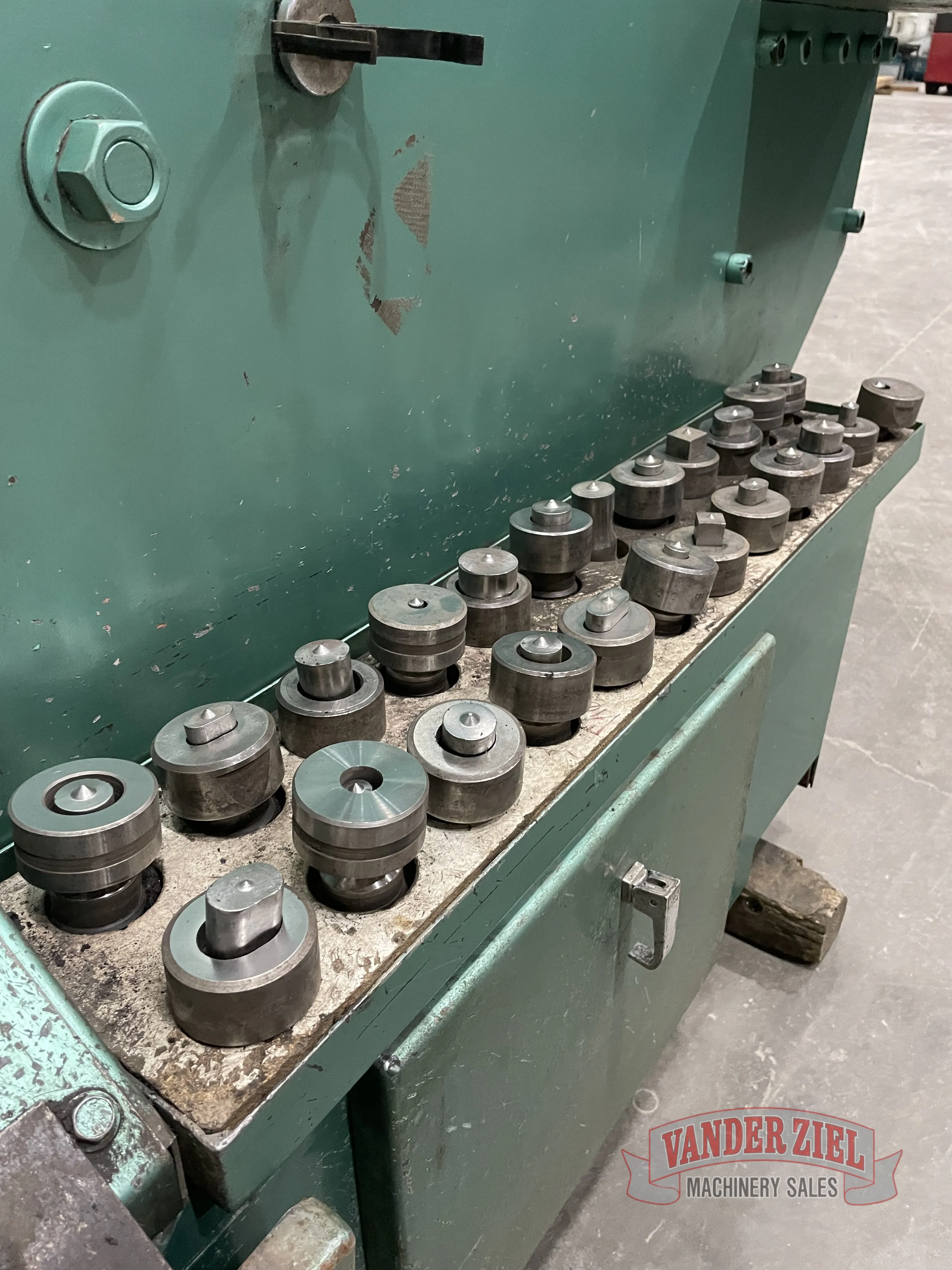 Piranha Model PII-110, 110-Ton Dual Operator Hydraulic Ironworker - Prefetch Image 36031