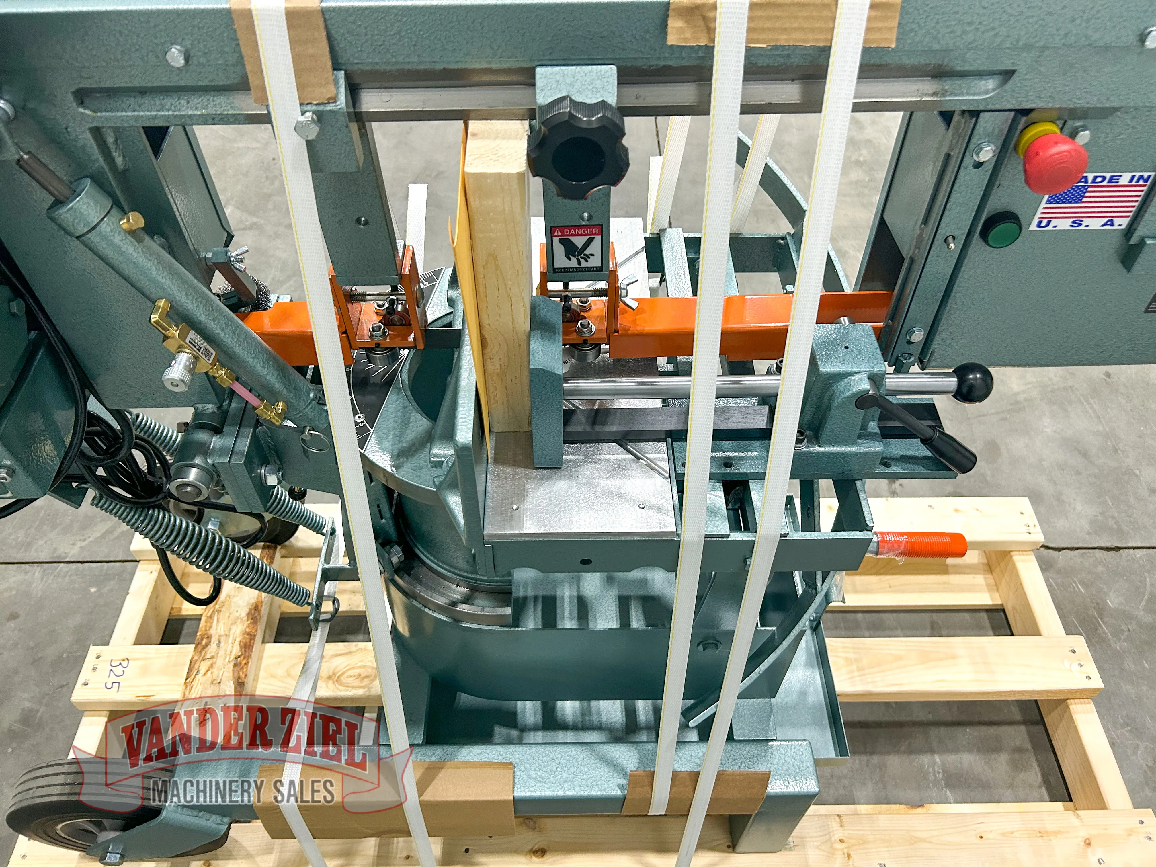 Ellis 9" x 10" Horizontal Saw, Model 1600 - NEW - Prefetch Image 36452