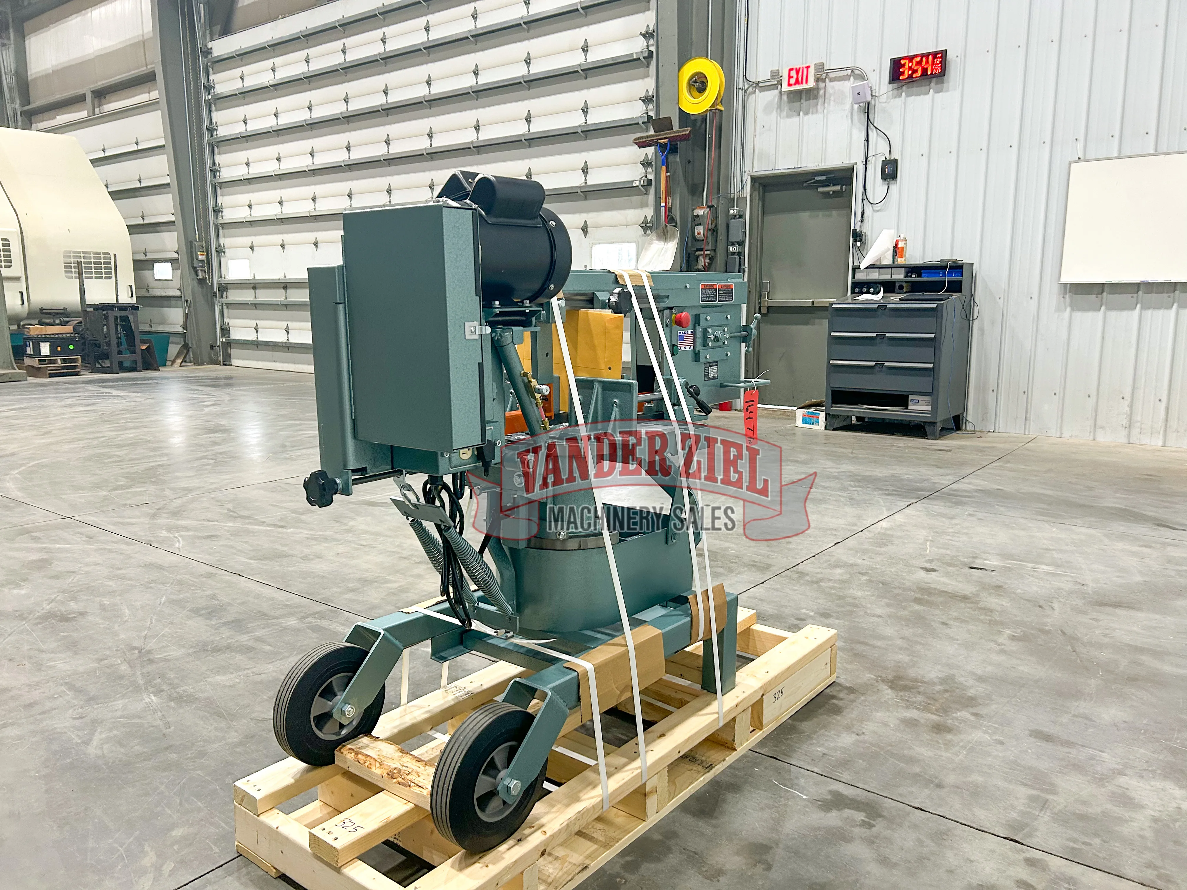 Ellis 9" x 10" Horizontal Saw, Model 1600 - NEW - Prefetch Image 36518