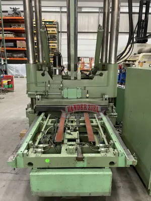 Reis 220 Ton Four Post Spotting Press, Model TUS160-OK - Gallery Thumbnail 4