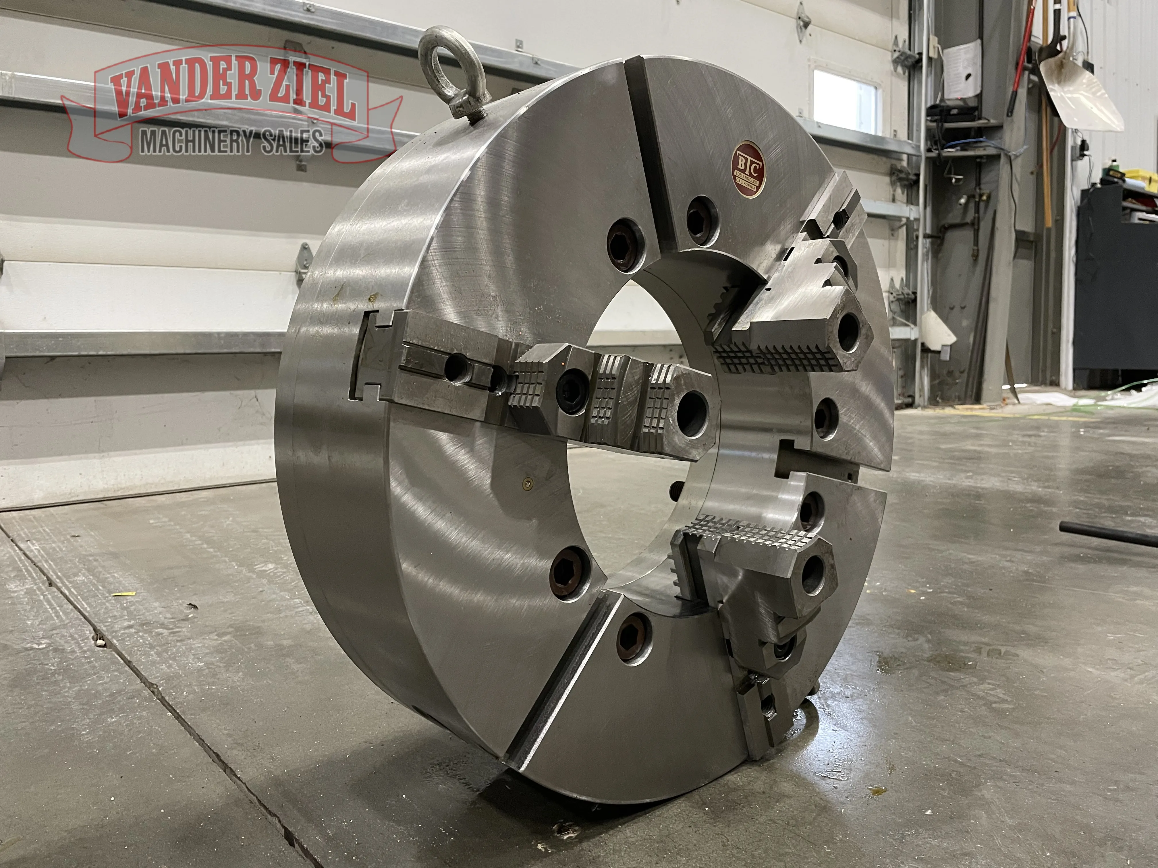 BTC 25" Three Jaw Manual Chuck, 12.5" Bore - NEW - Prefetch Image 37656