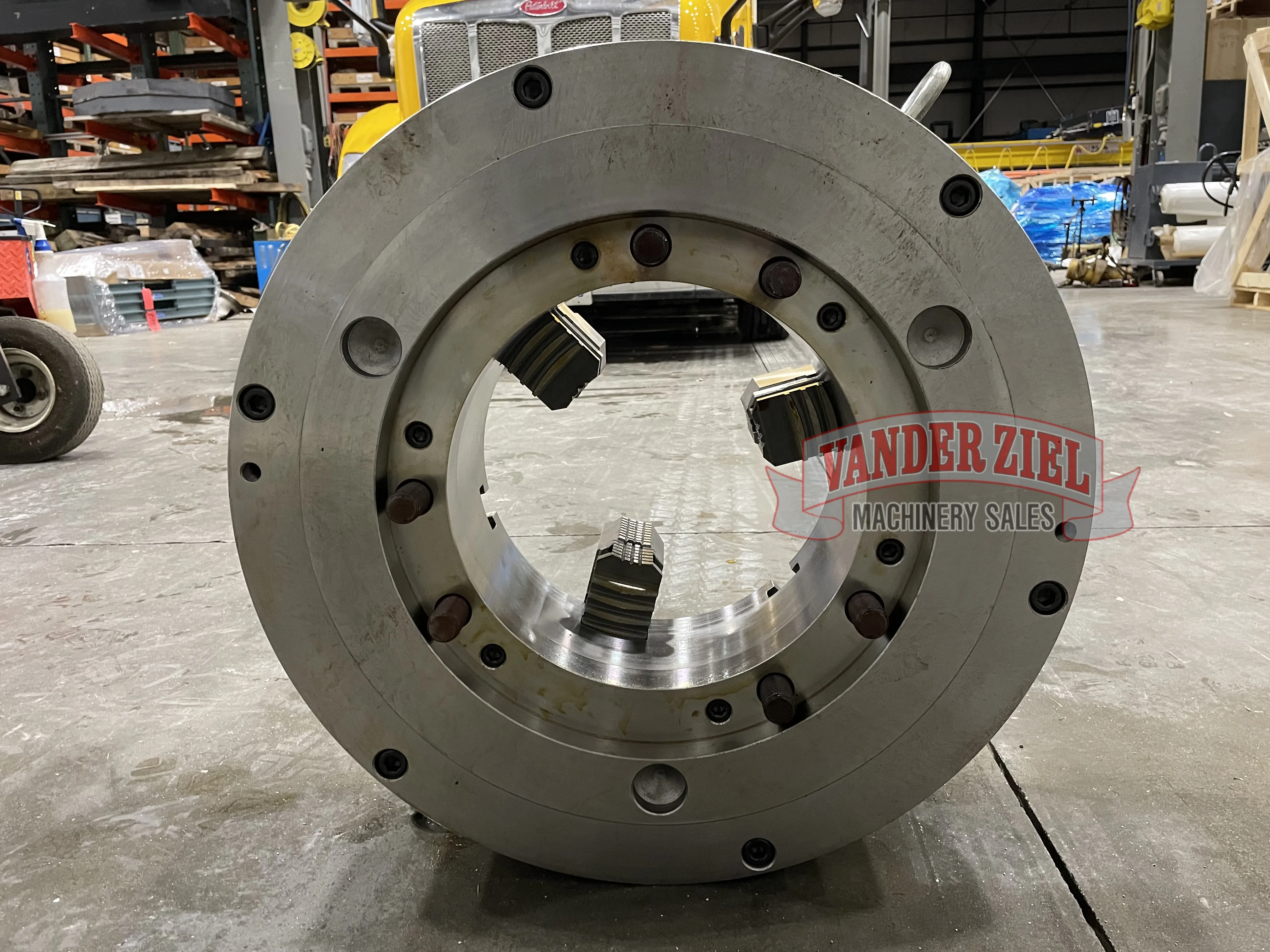 BTC 25" Three Jaw Manual Chuck, 12.5" Bore - NEW - Prefetch Image 37658
