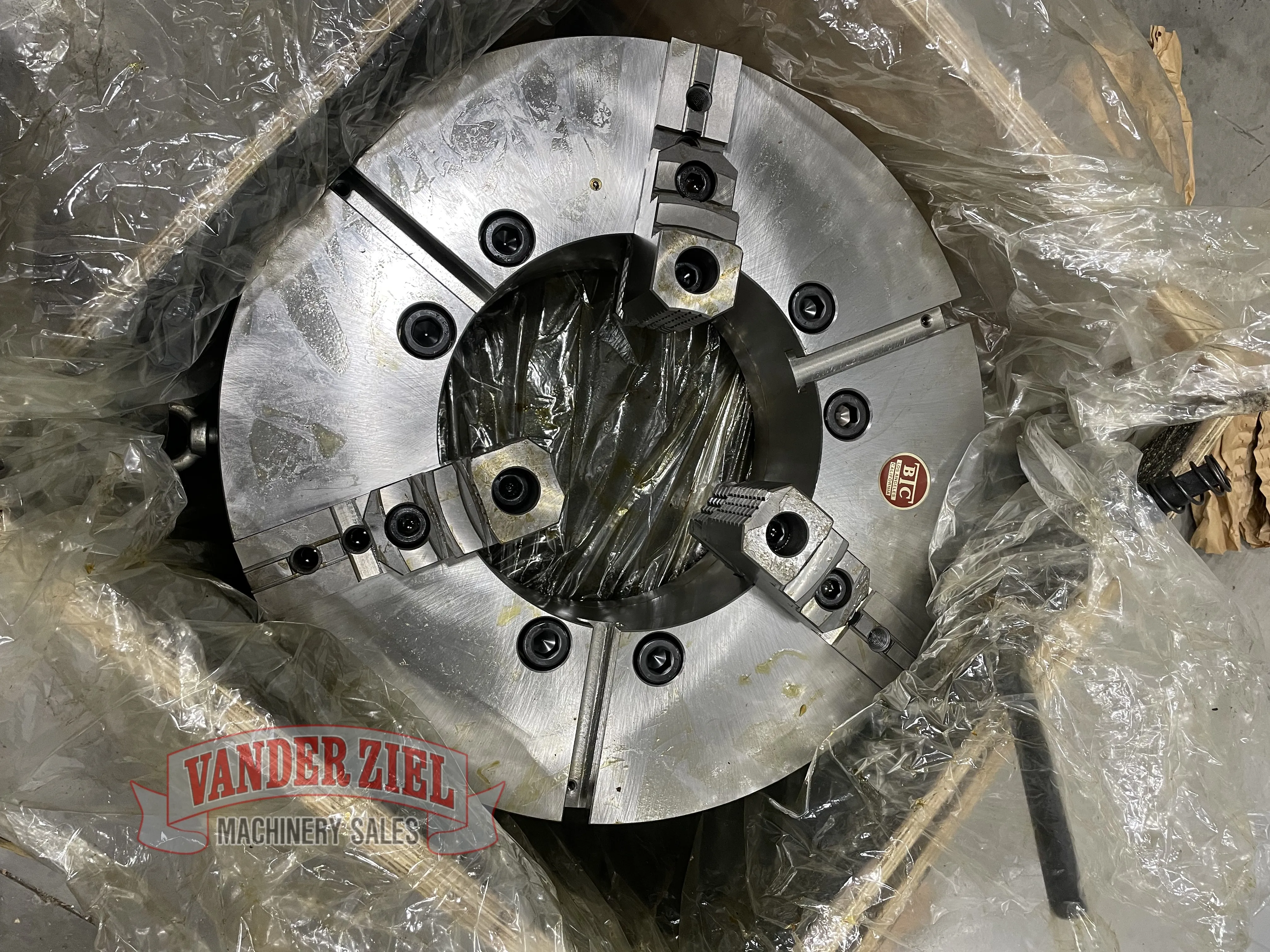 BTC 25" Three Jaw Manual Chuck, 12.5" Bore - NEW - Prefetch Image 37659