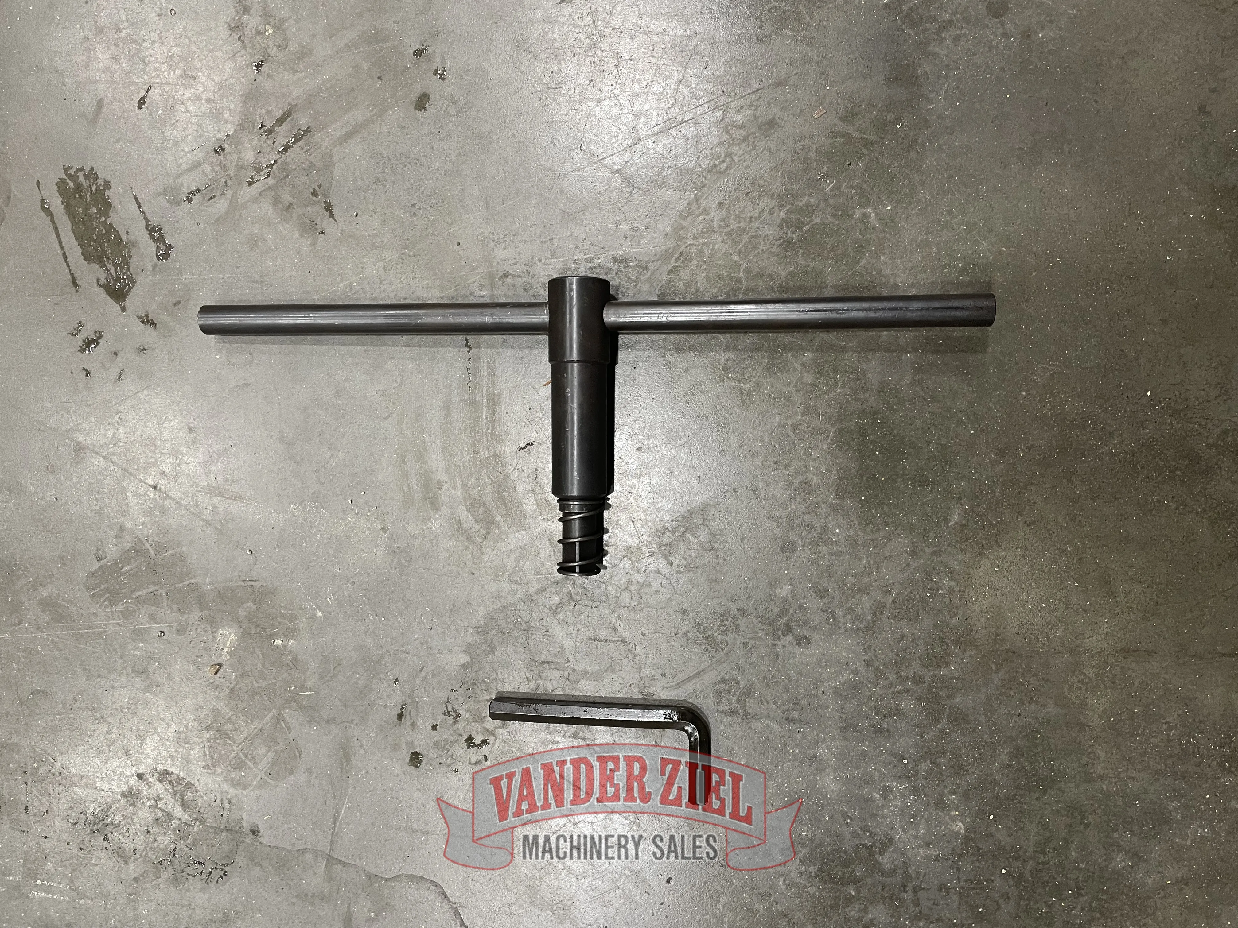 BTC 25" Three Jaw Manual Chuck, 12.5" Bore - NEW - Prefetch Image 37660