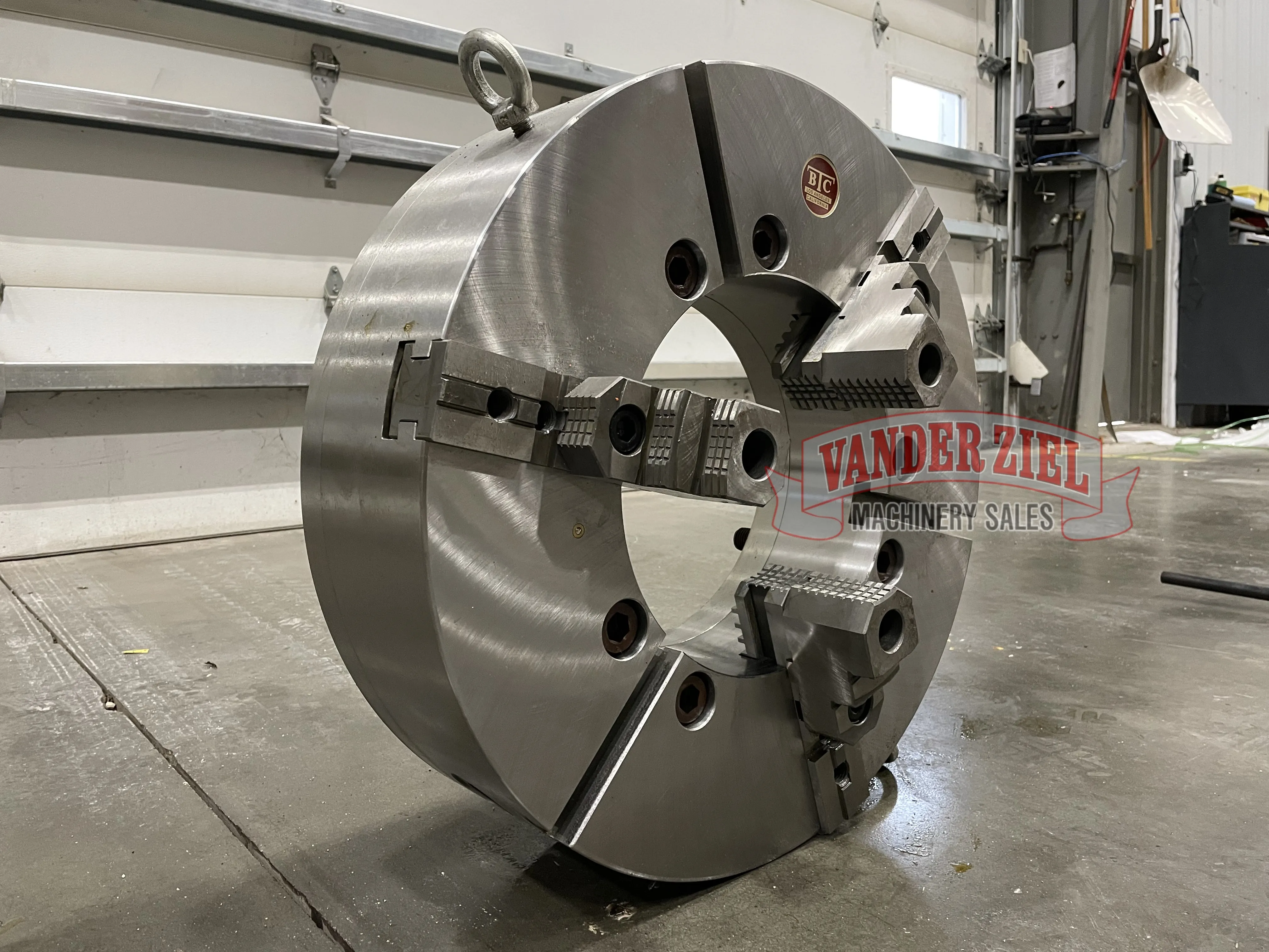 BTC 25" Three Jaw Manual Chuck, 12.5" Bore - NEW - Prefetch Image 37662