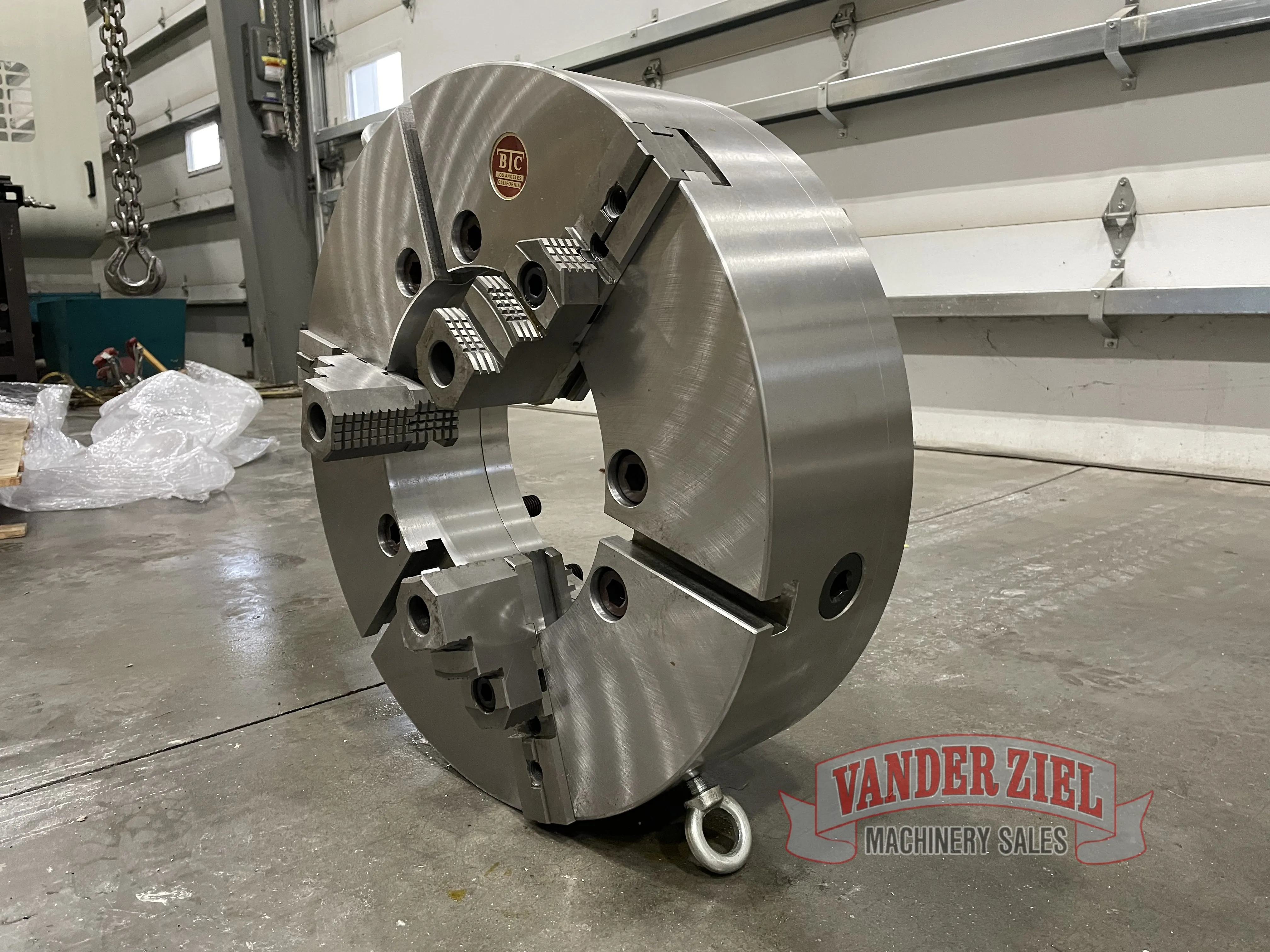 BTC 25" Three Jaw Manual Chuck, 12.5" Bore - NEW - Prefetch Image 37663