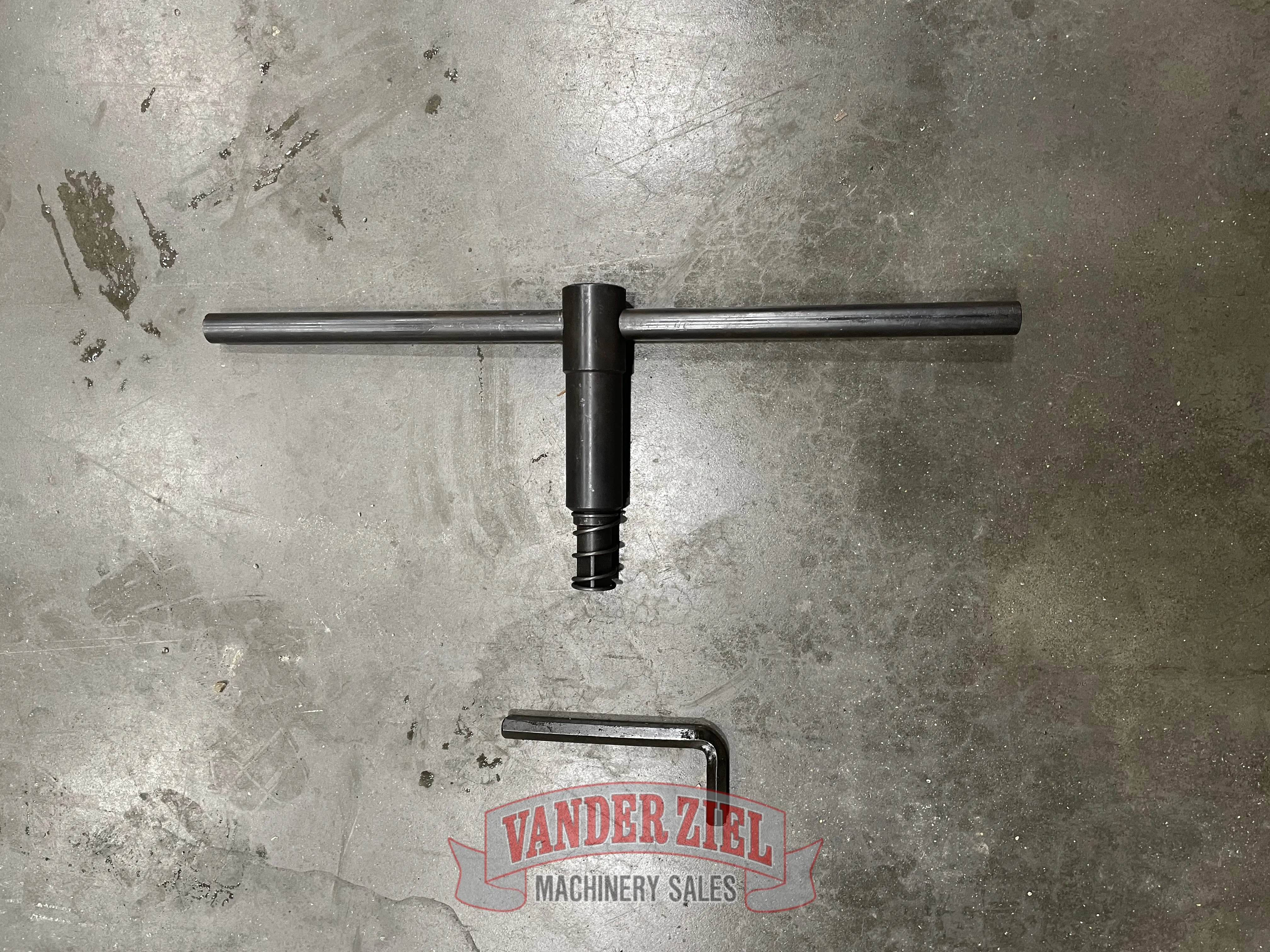 BTC 25" Three Jaw Manual Chuck, 12.5" Bore - NEW - Prefetch Image 37666
