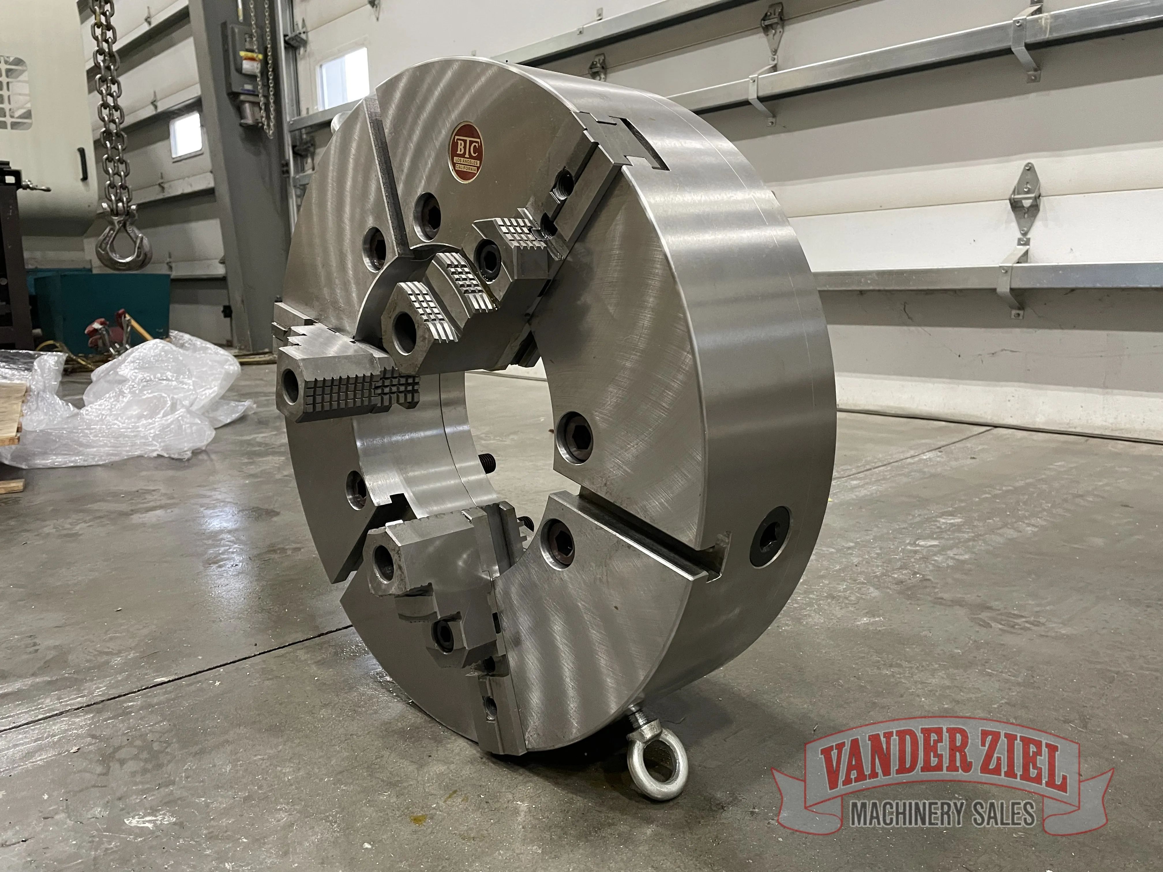 BTC 25" Three Jaw Manual Chuck, 12.5" Bore - NEW - Prefetch Image 37669
