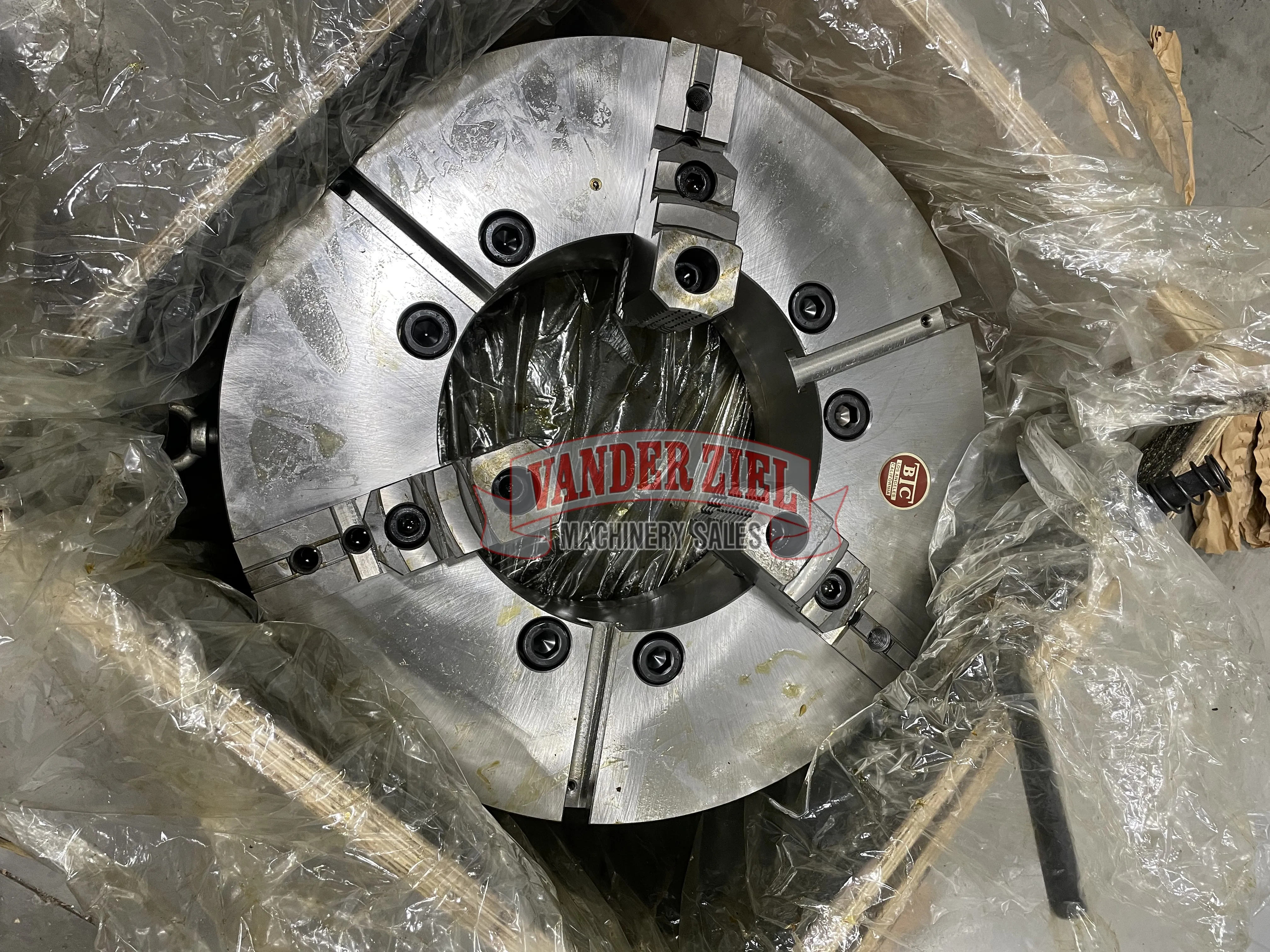 BTC 25" Three Jaw Manual Chuck, 12.5" Bore - NEW - Prefetch Image 37671