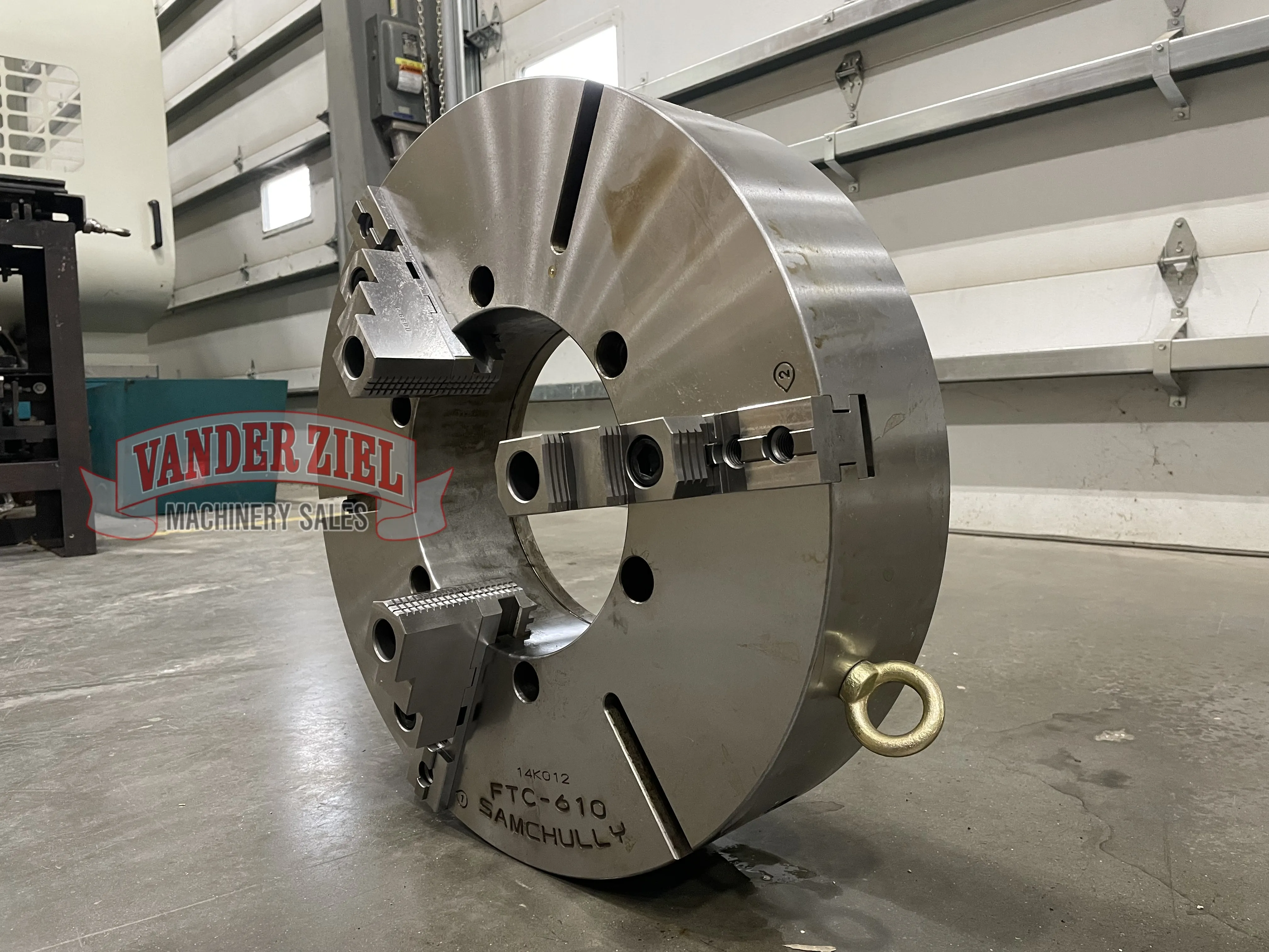 Samchully 24" Three Jaw Scroll Chuck, 10.8" Bore - NEW - Prefetch Image 37695