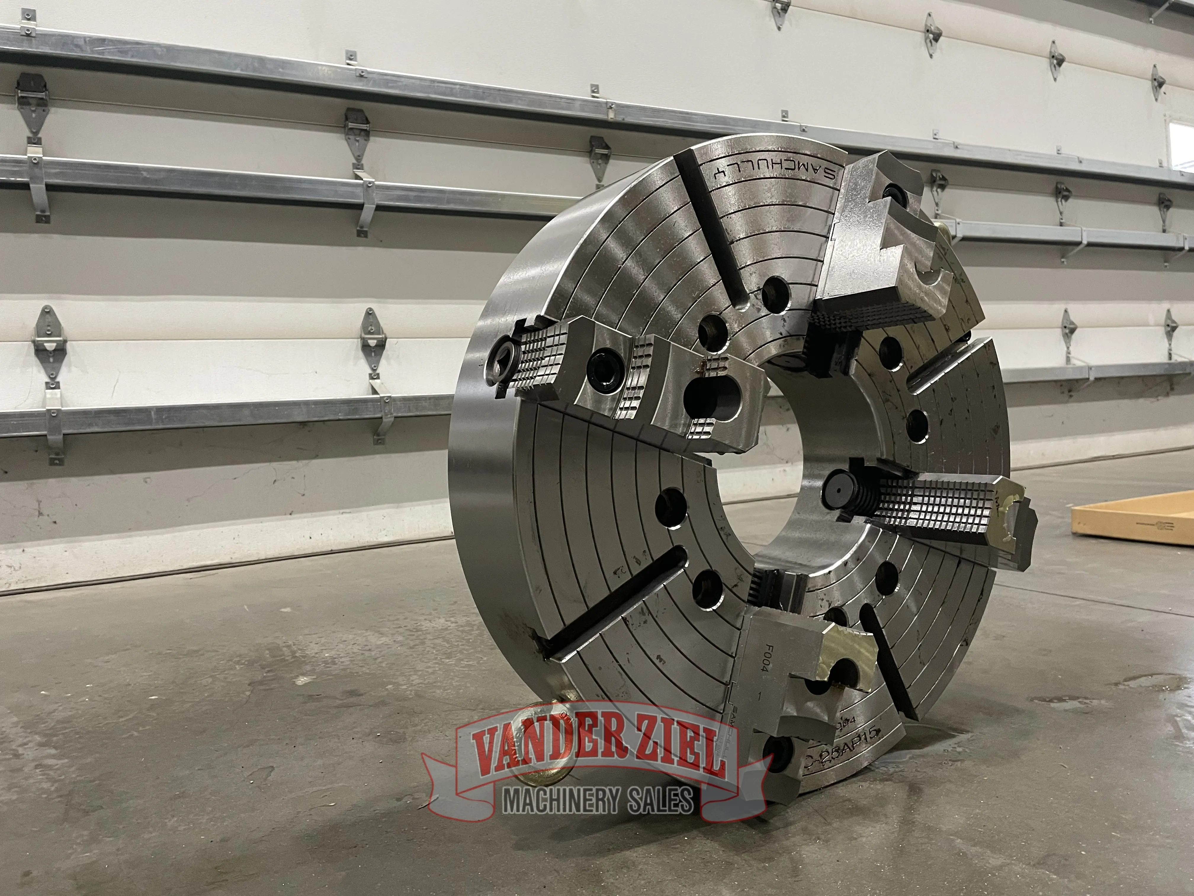Samchully 25" Four Jaw Chuck, 8 1/2" Bore - NEW - Prefetch Image 37857