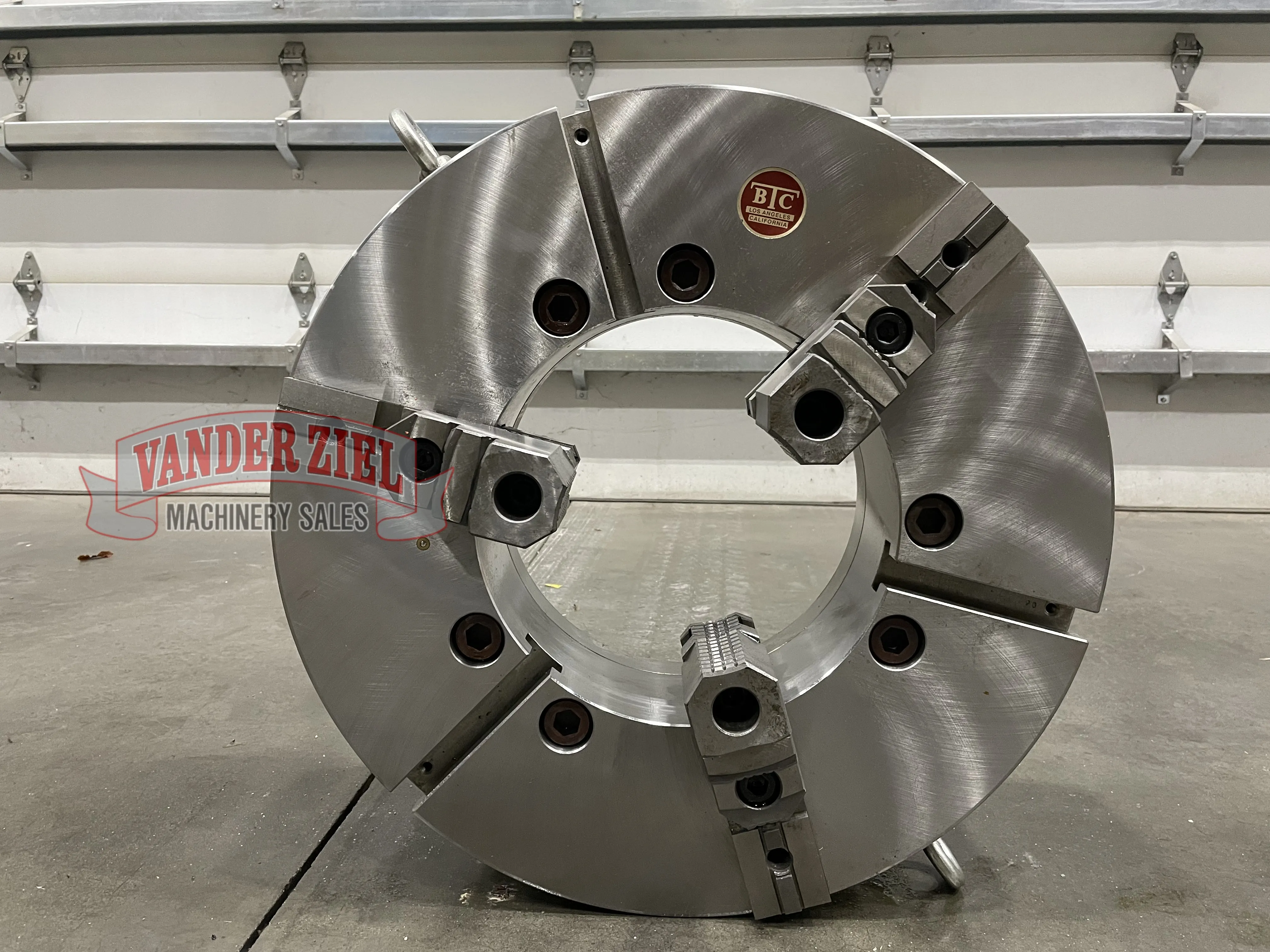 BTC 25” Three Jaw Scroll Chuck, 12.5" Bore – NEW - Main Image 1