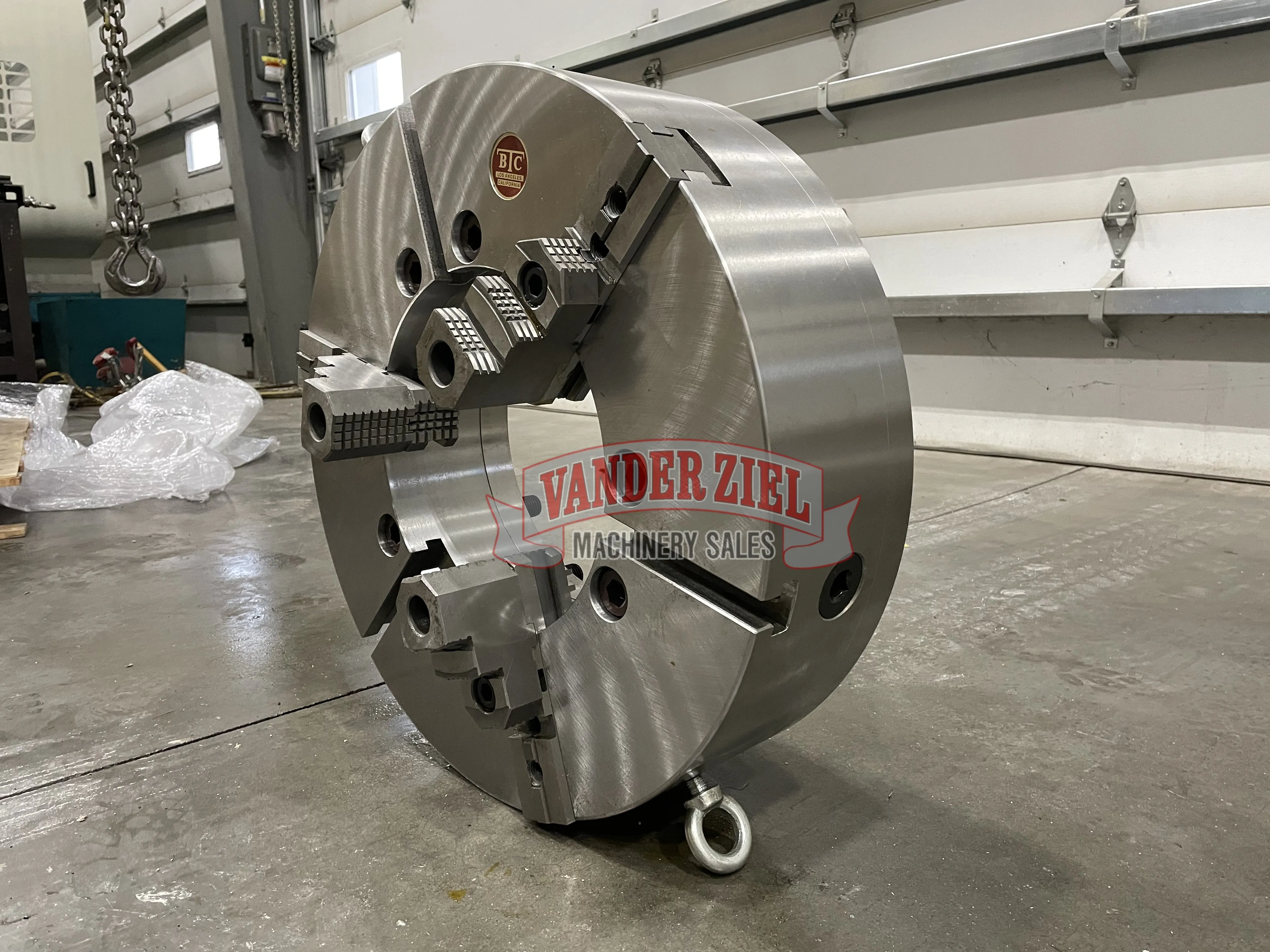 BTC 25” Three Jaw Scroll Chuck, 12.5" Bore – NEW - Prefetch Image 37870